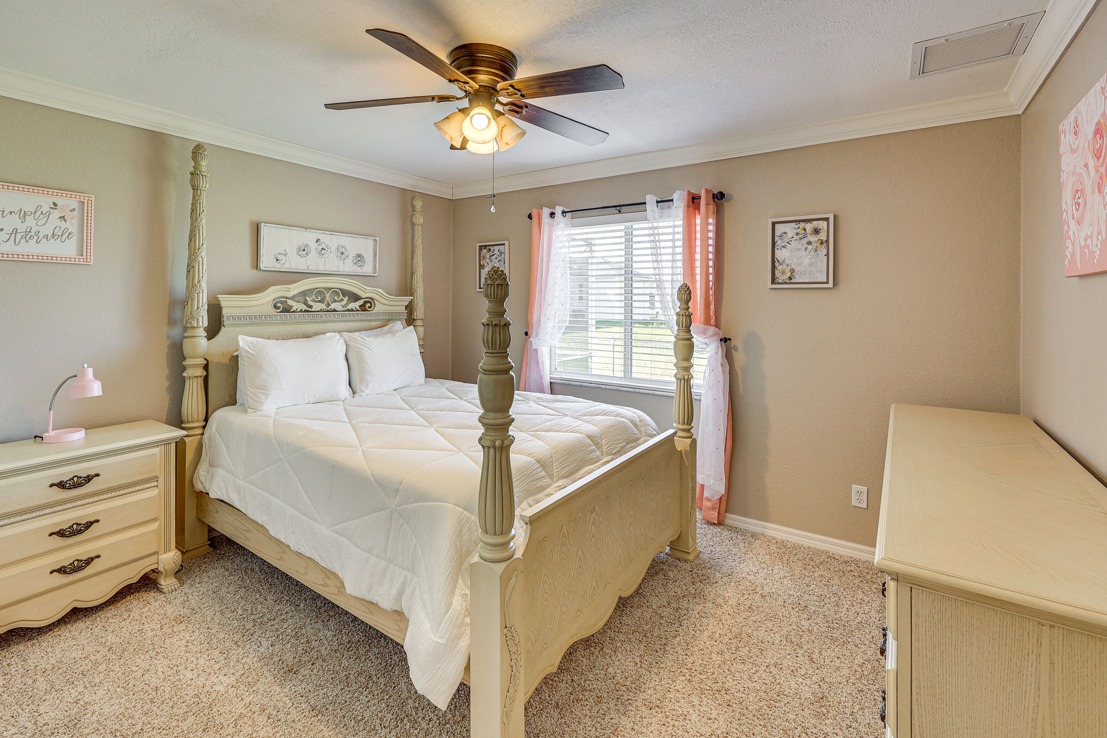 Bedroom 2 | Queen Bed