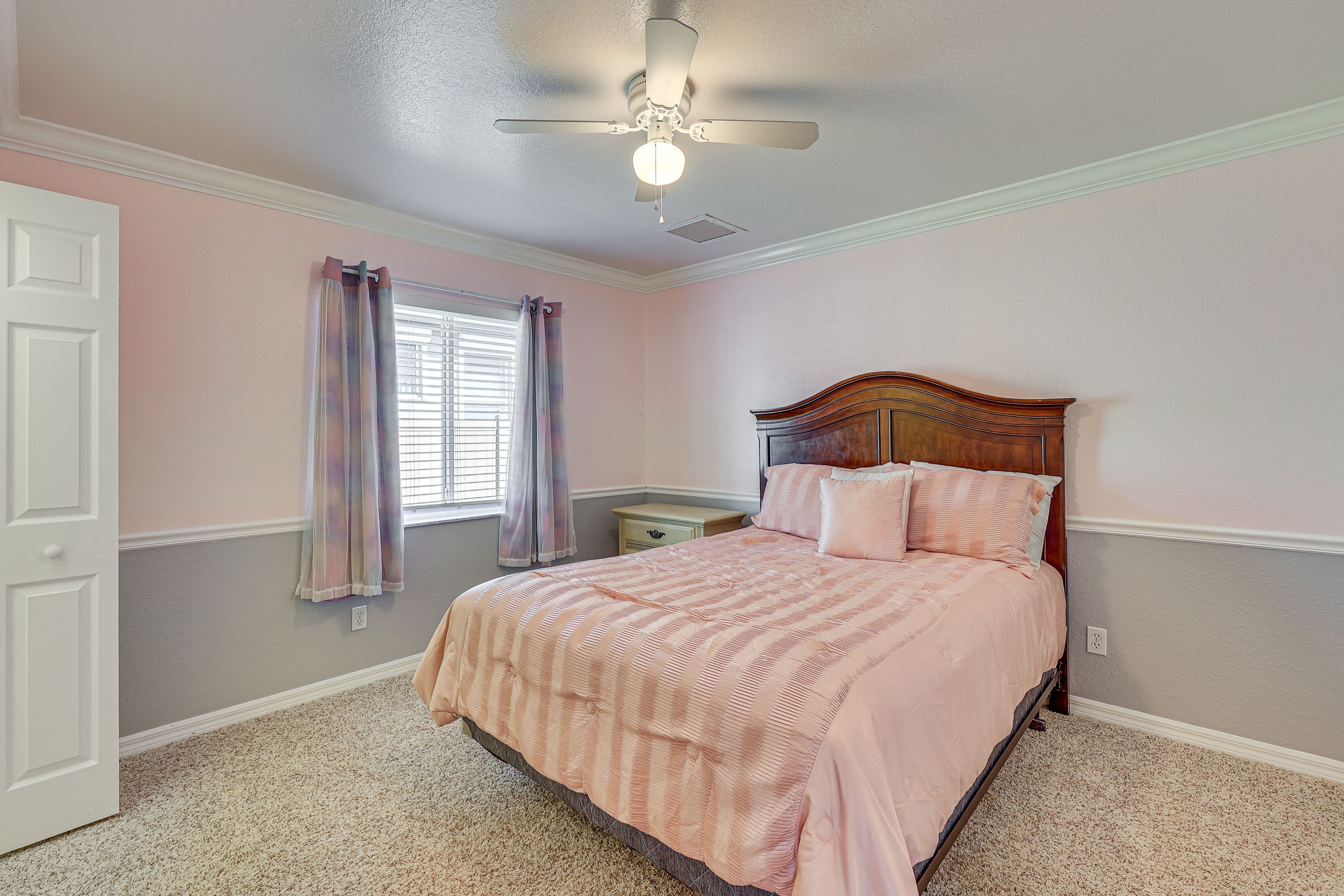 Bedroom 3 | Queen Bed