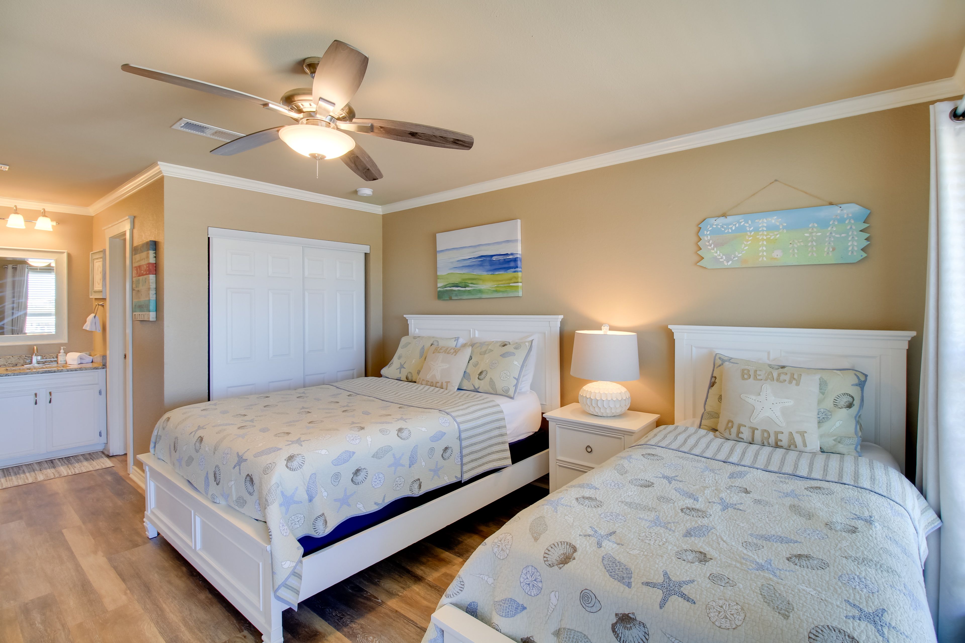 Bedroom 2 | Queen Bed | Twin Bed