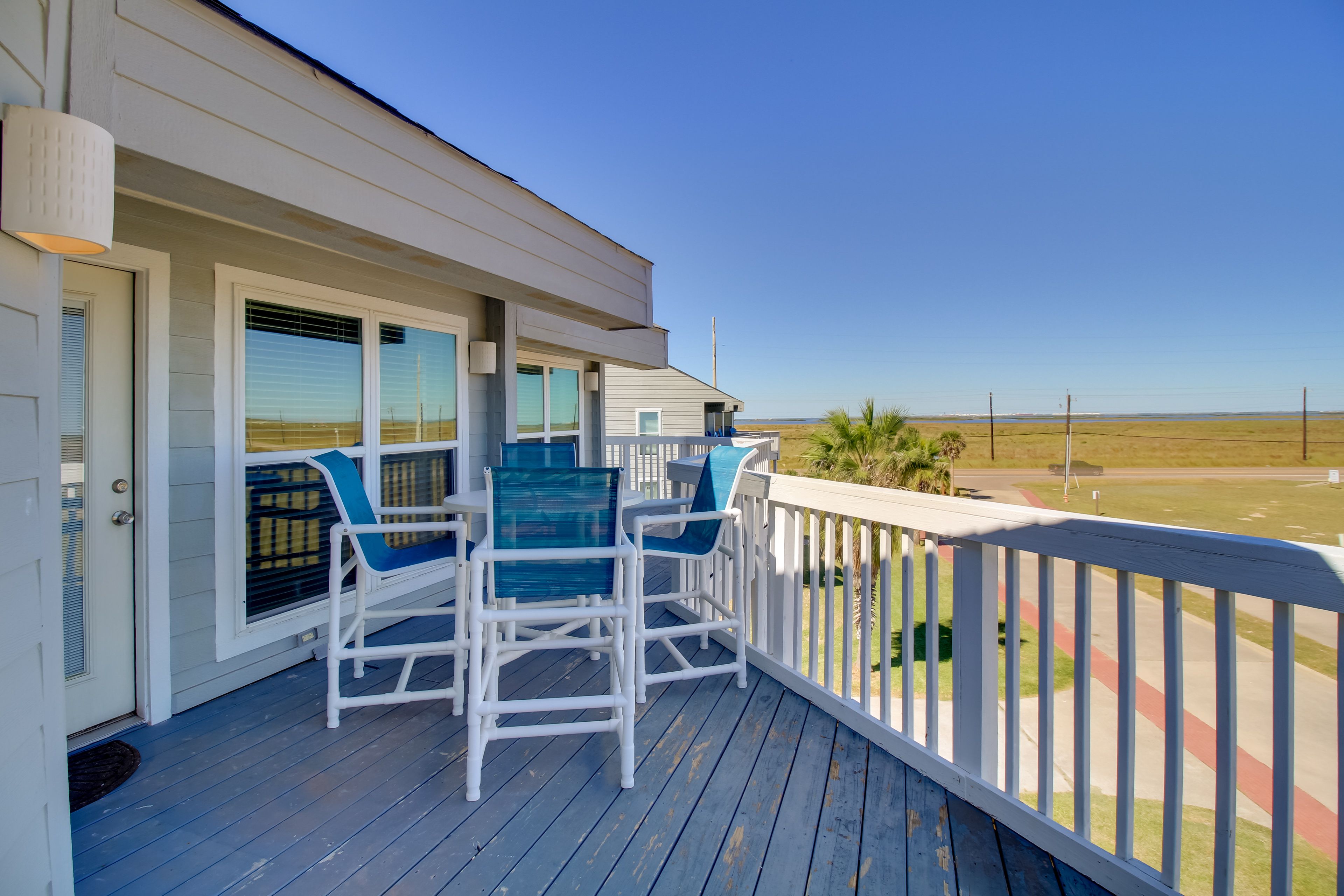 Port Aransas Vacation Rental | 2BR | 2BA | 1,000 Sq Ft | Stairs Required