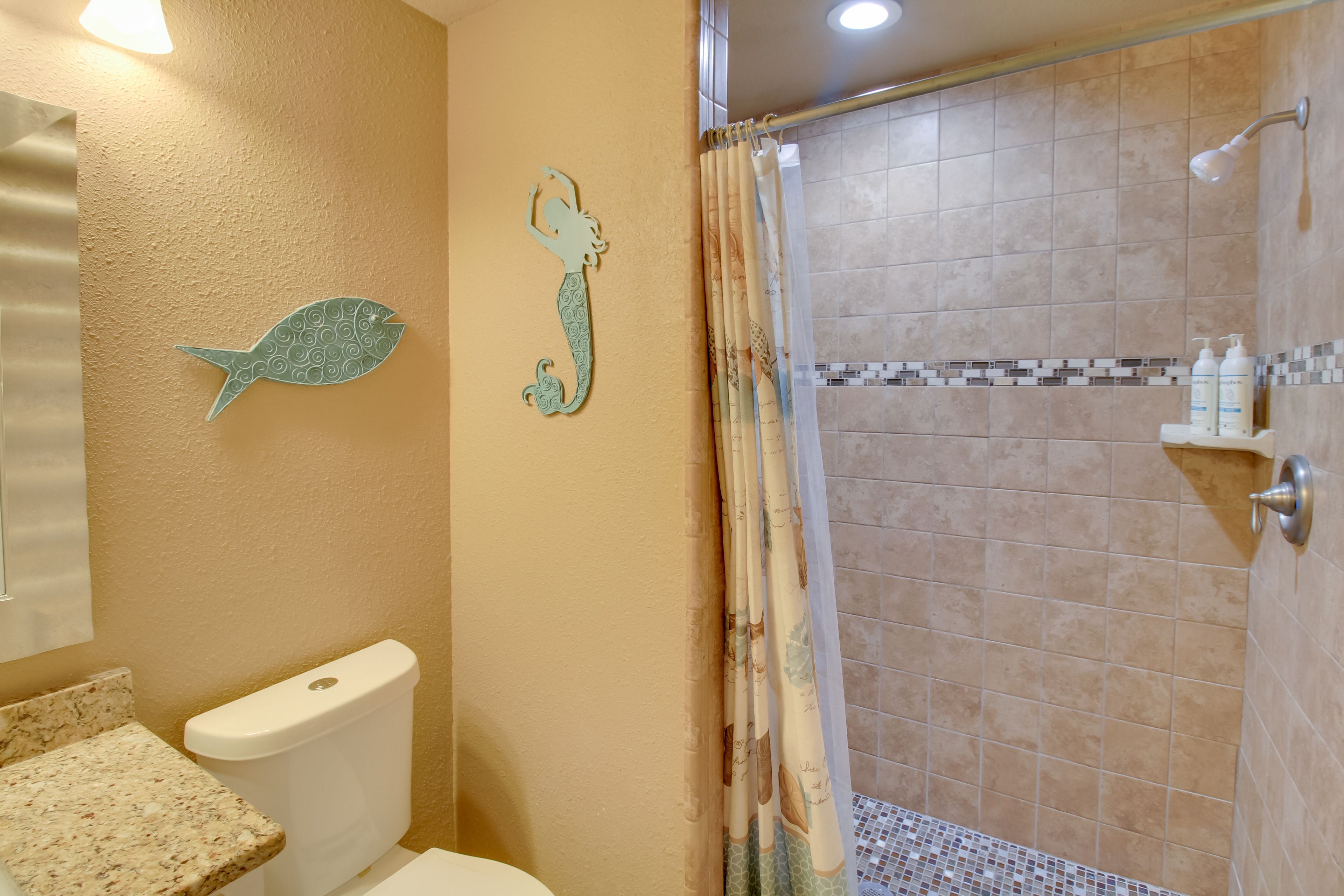 Full Bath | Towels | Hair Dryer