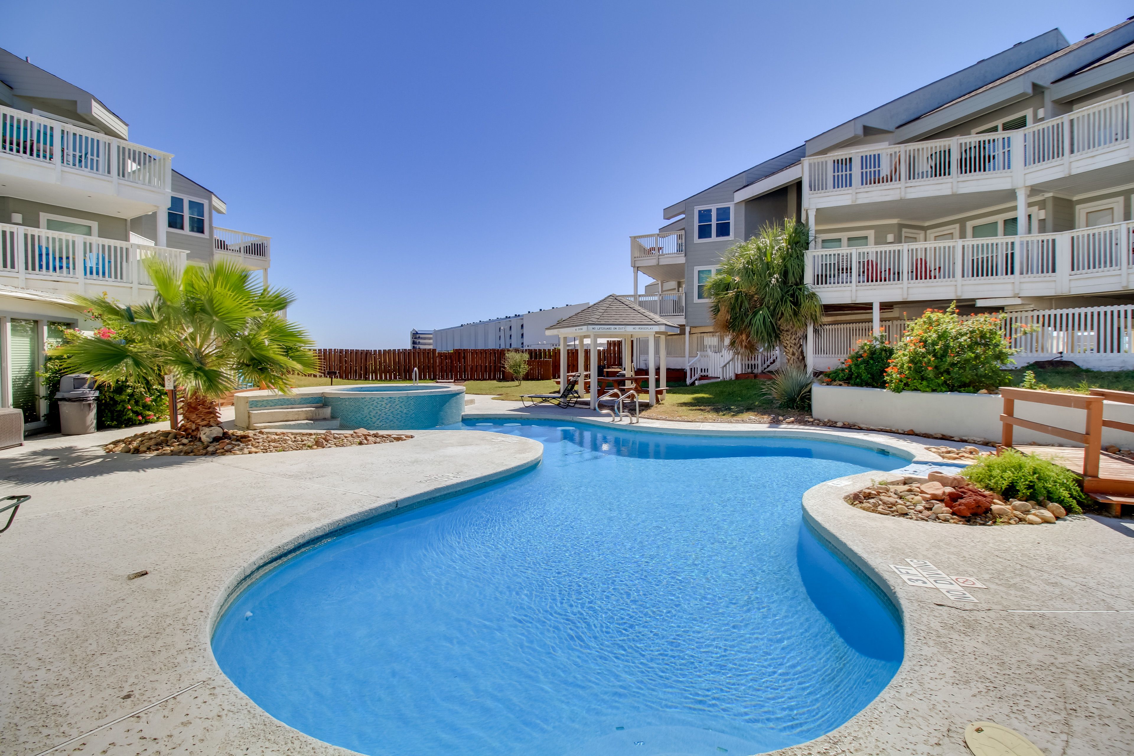 Mustang Island Beach Club | Community Amenities