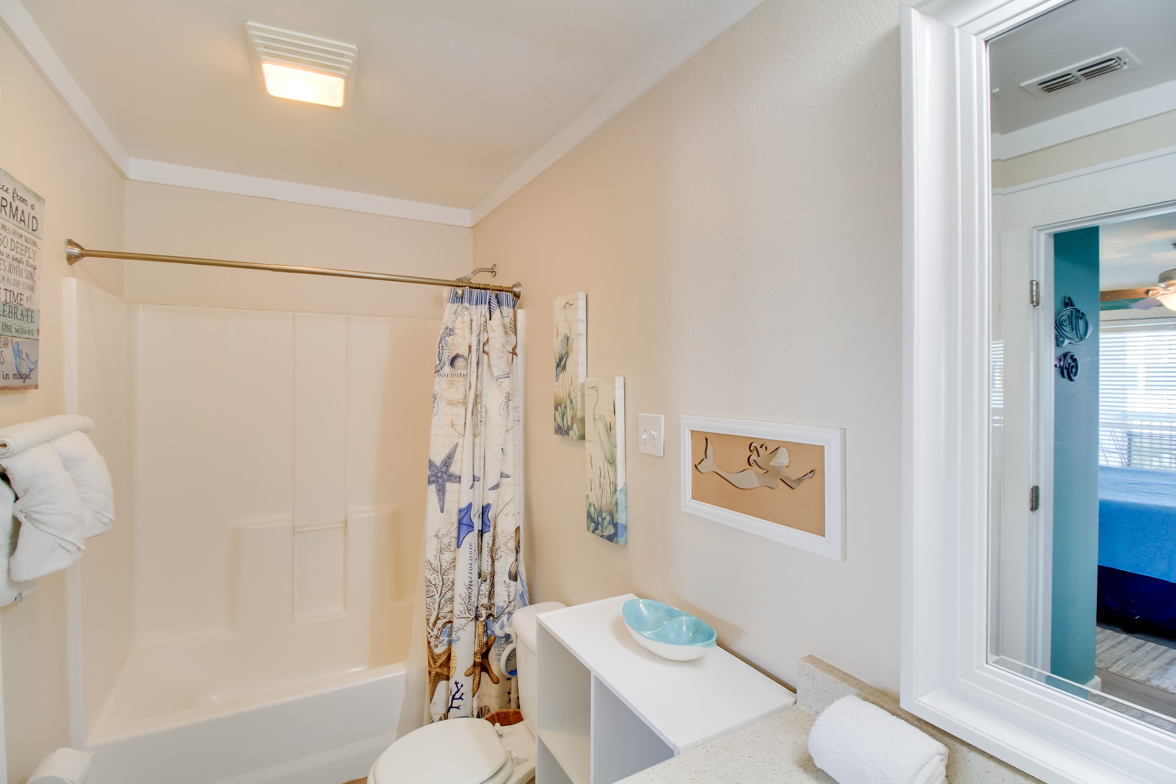 Full Bath | Towels | Hair Dryer