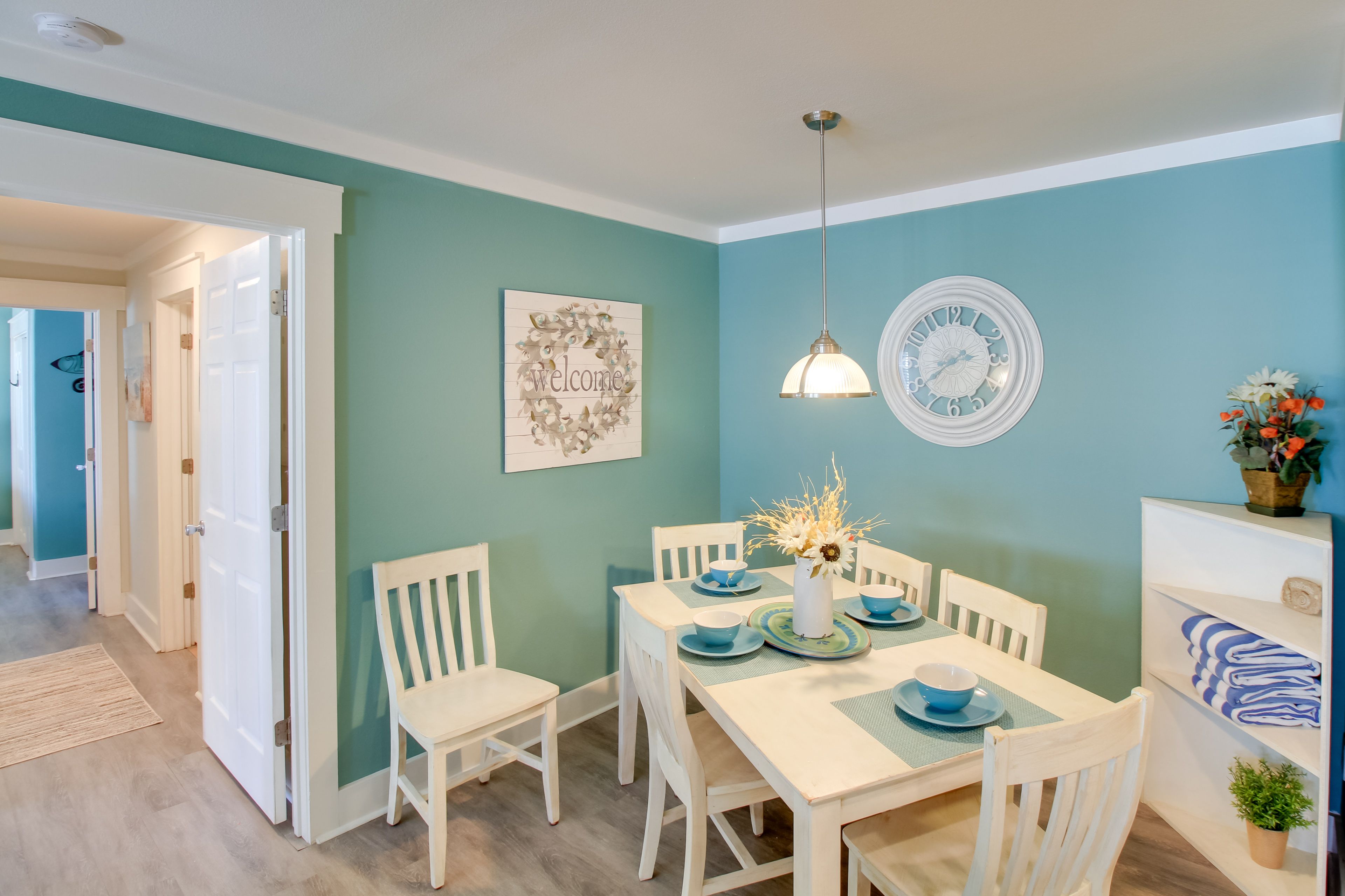 Dining Area | Dishware & Flatware