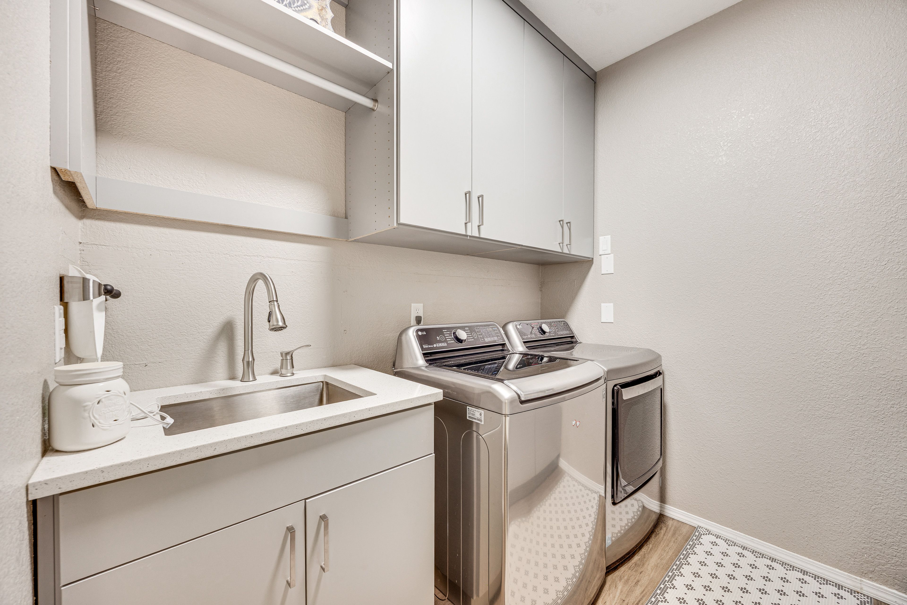Laundry Room | Washer/Dryer