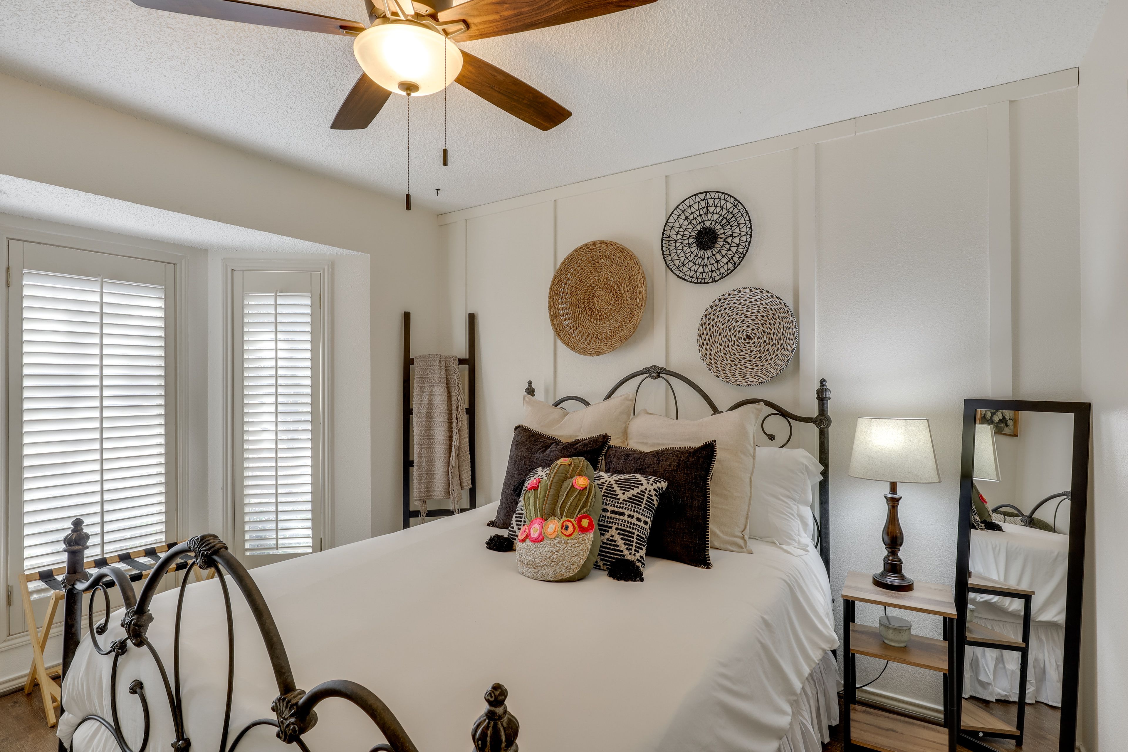 Bedroom 3 | Queen Bed