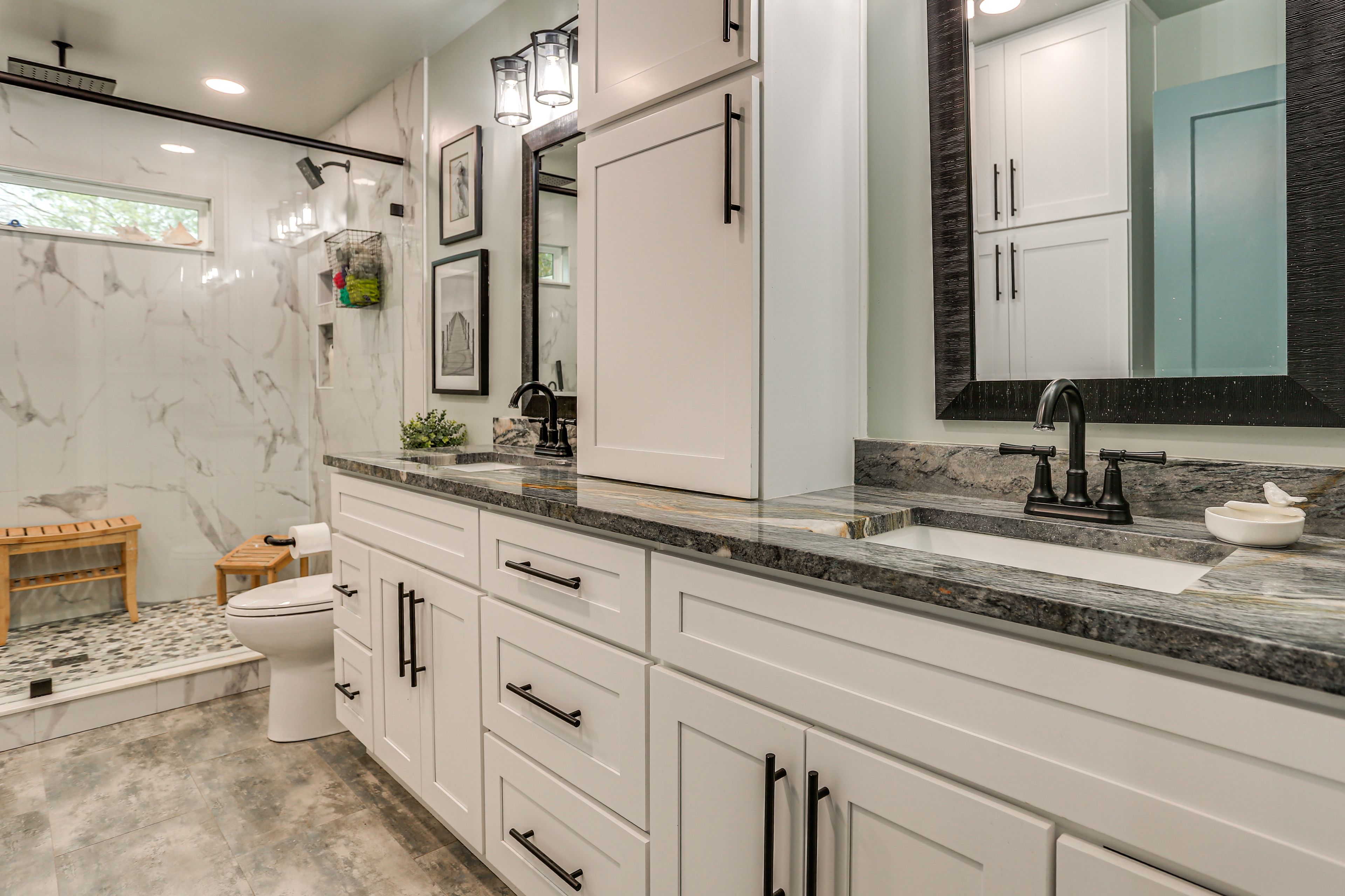 Full Bathroom | Towels Provided | Complimentary Toiletries