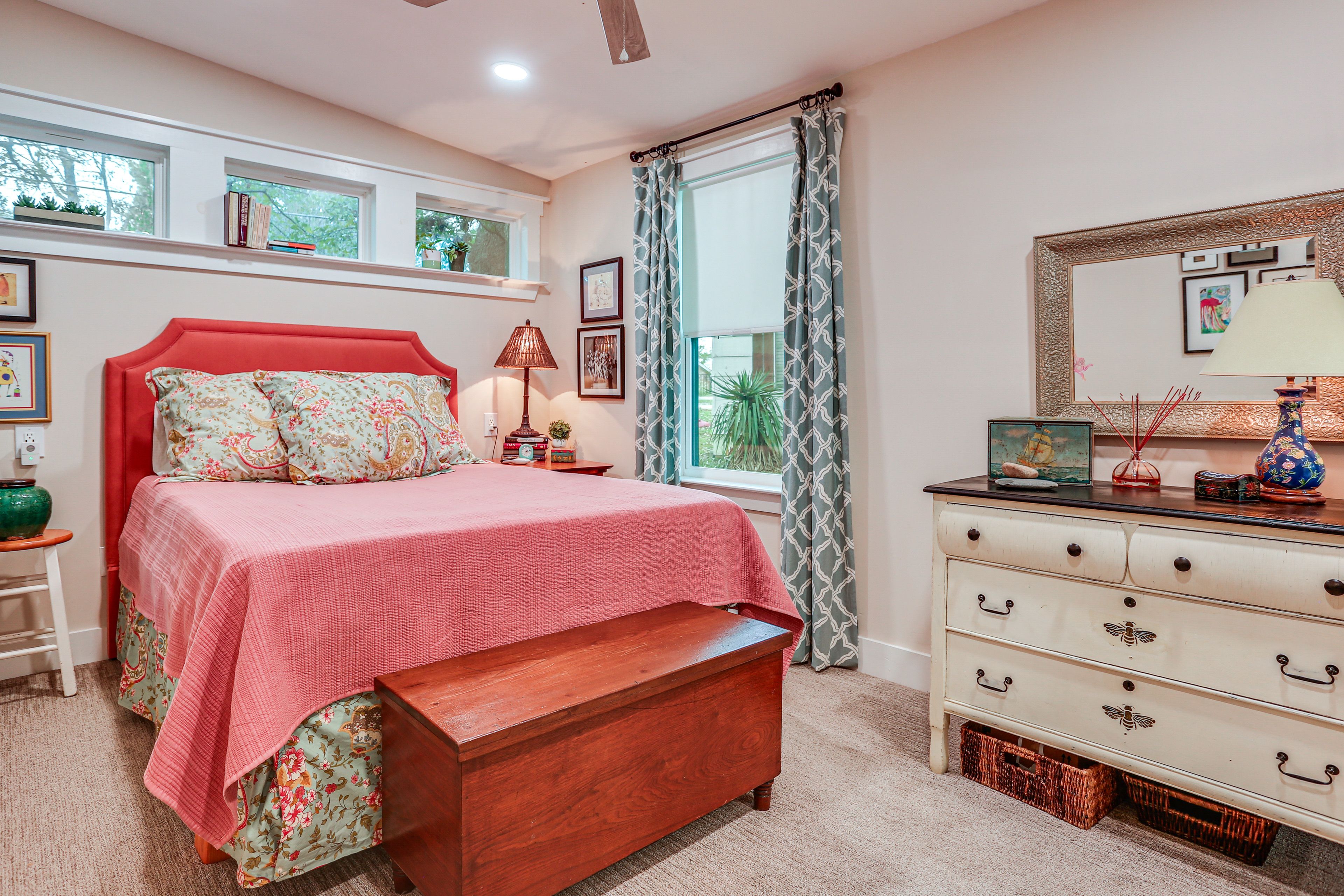 Bedroom 1 | Queen Bed