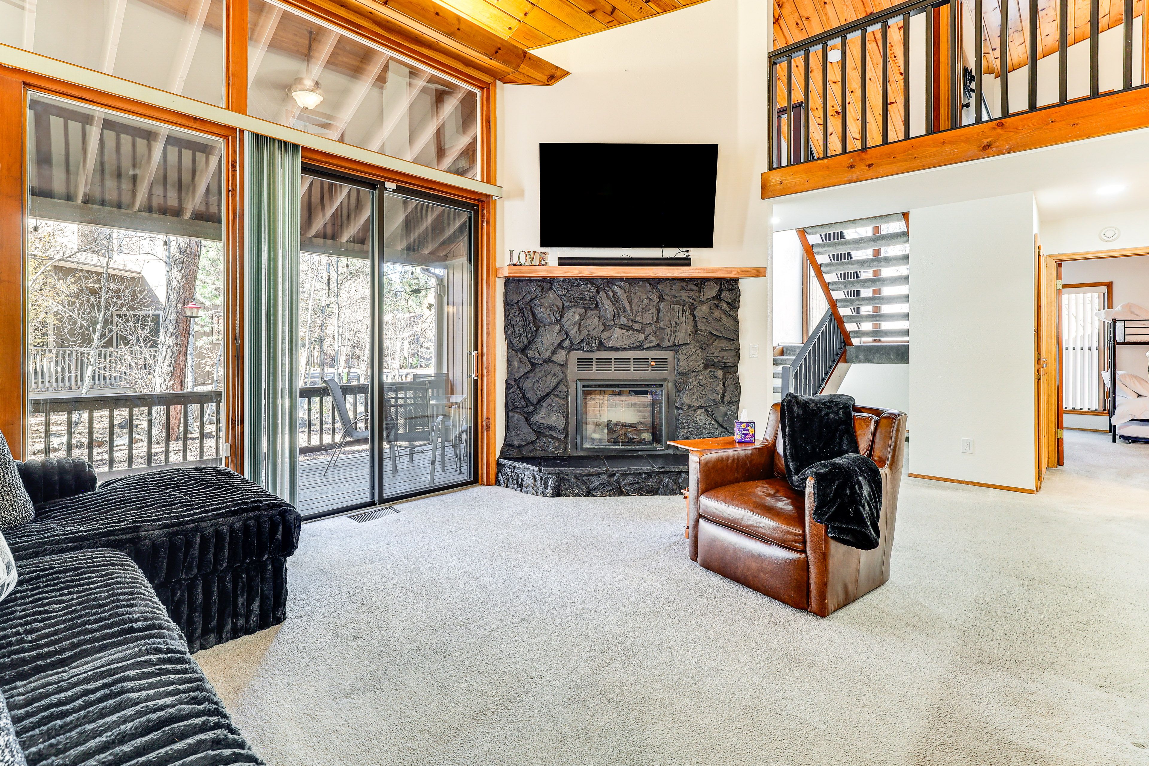 Living Room | 1st Floor | Smart TV | Gas Fireplace