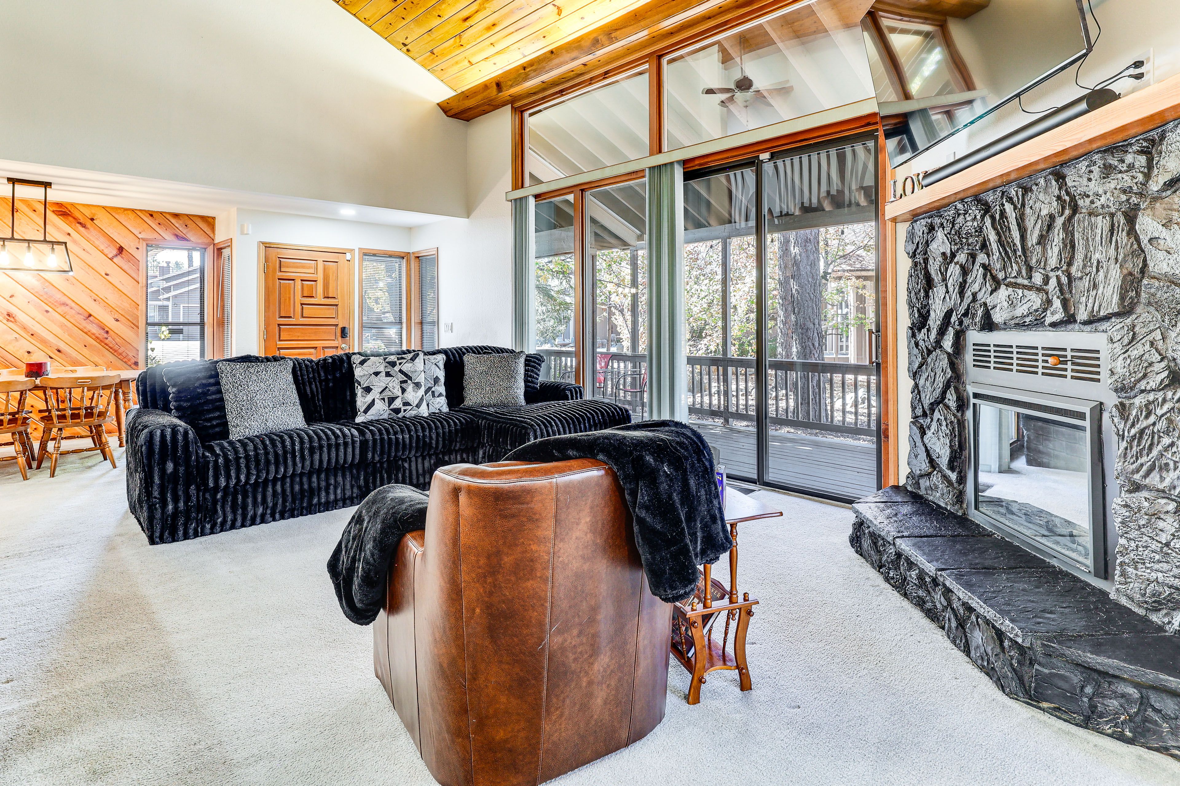 Interior | Central Heating & A/C | In-Unit Laundry