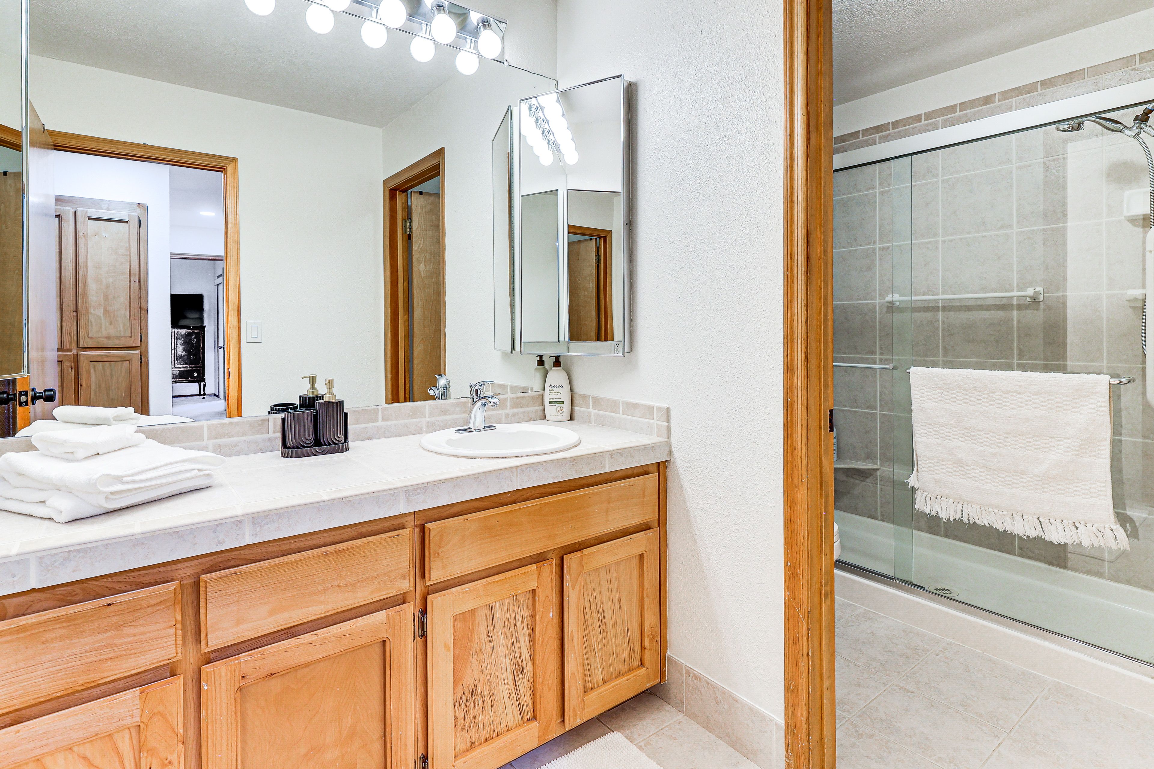 En-Suite Bathroom | 1st Floor | Complimentary Toiletries | Hair Dryer