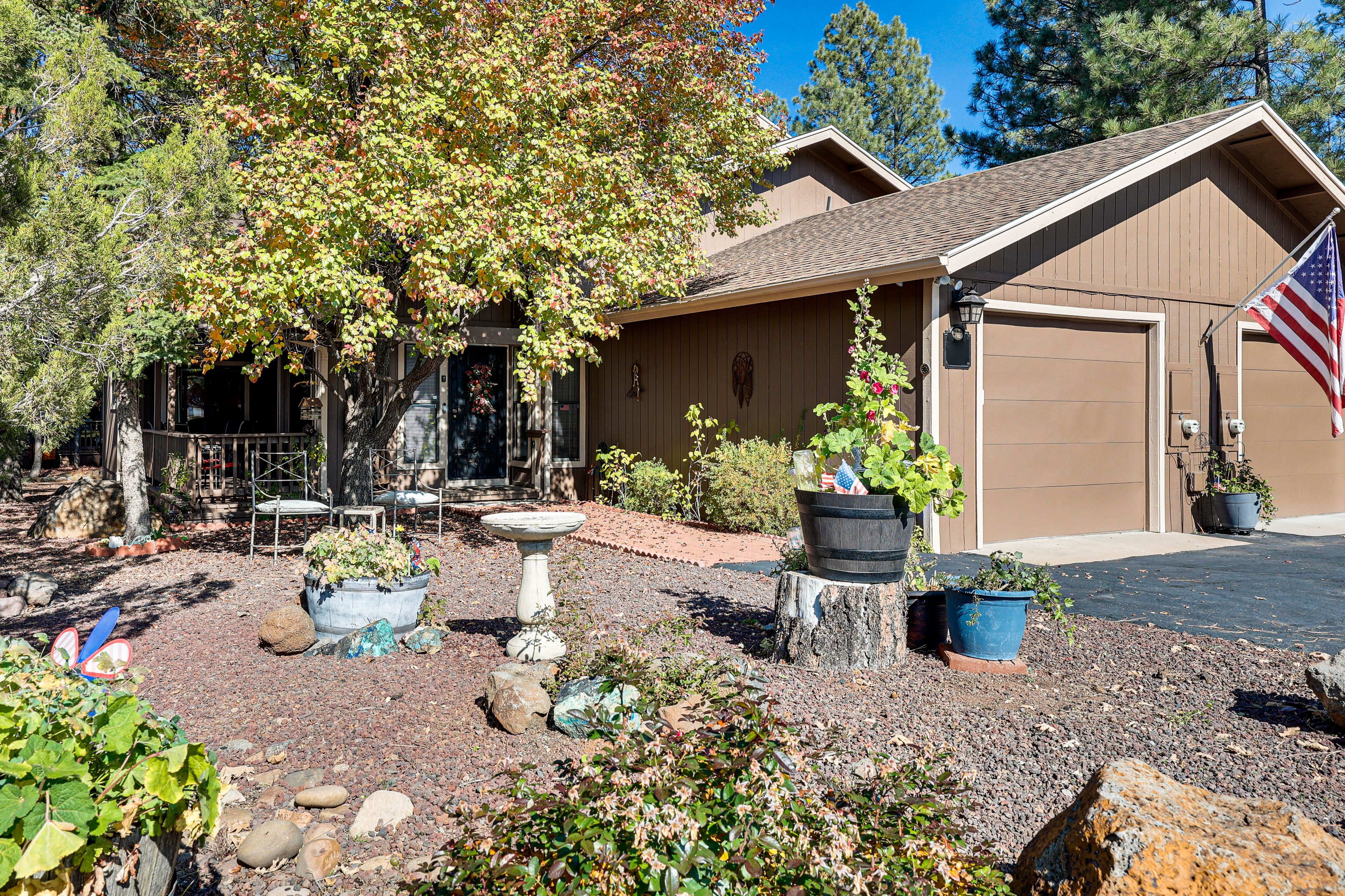 2-Story Townhome | 2,100 Sq Ft | 5 Mi to Hon-Dah Casino