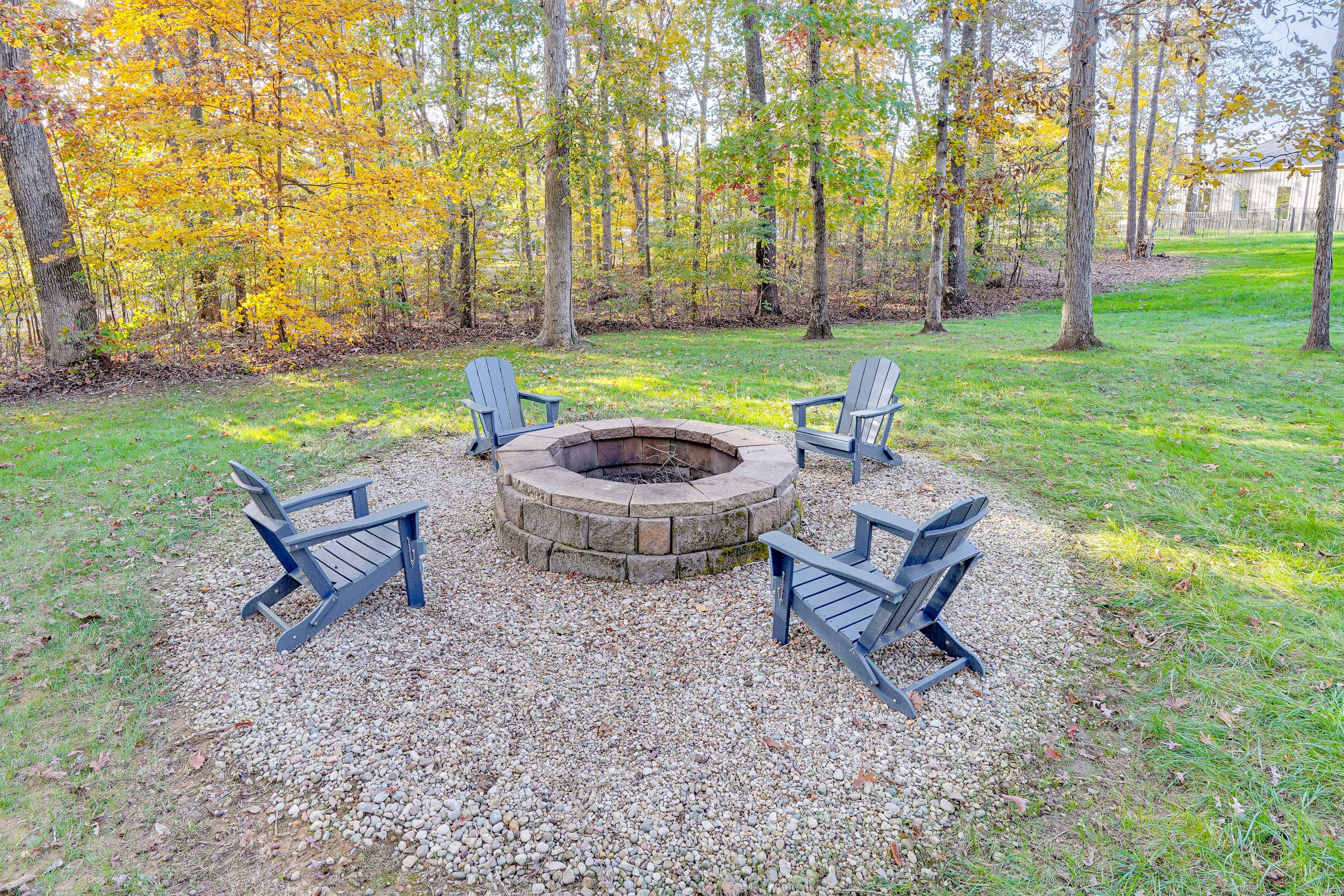 Quiet Surroundings | Wood-Burning Fire Pit