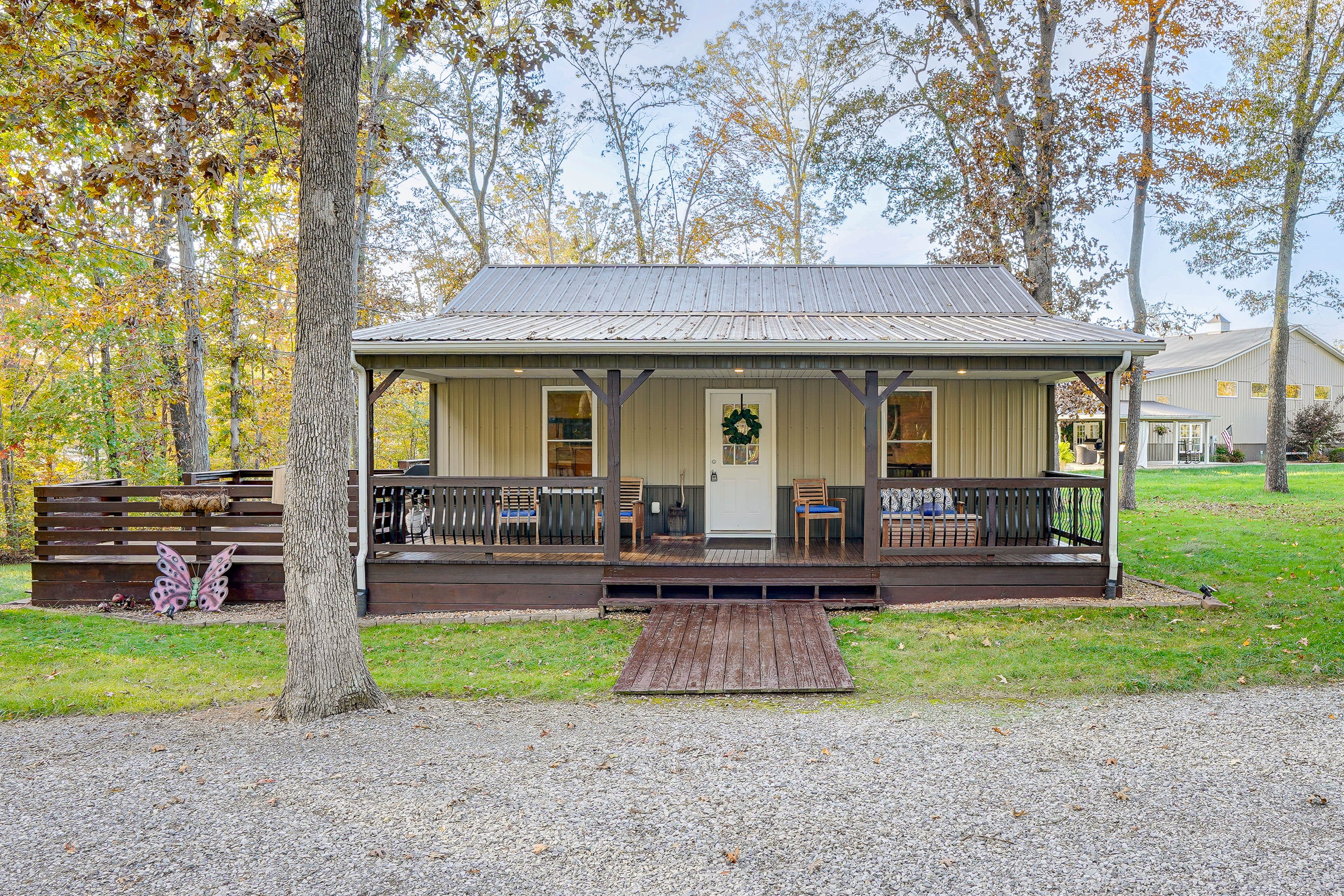 Hardin Vacation Rental | 2BR | 1BA | 1,200 Sq Ft | 2 Steps Required