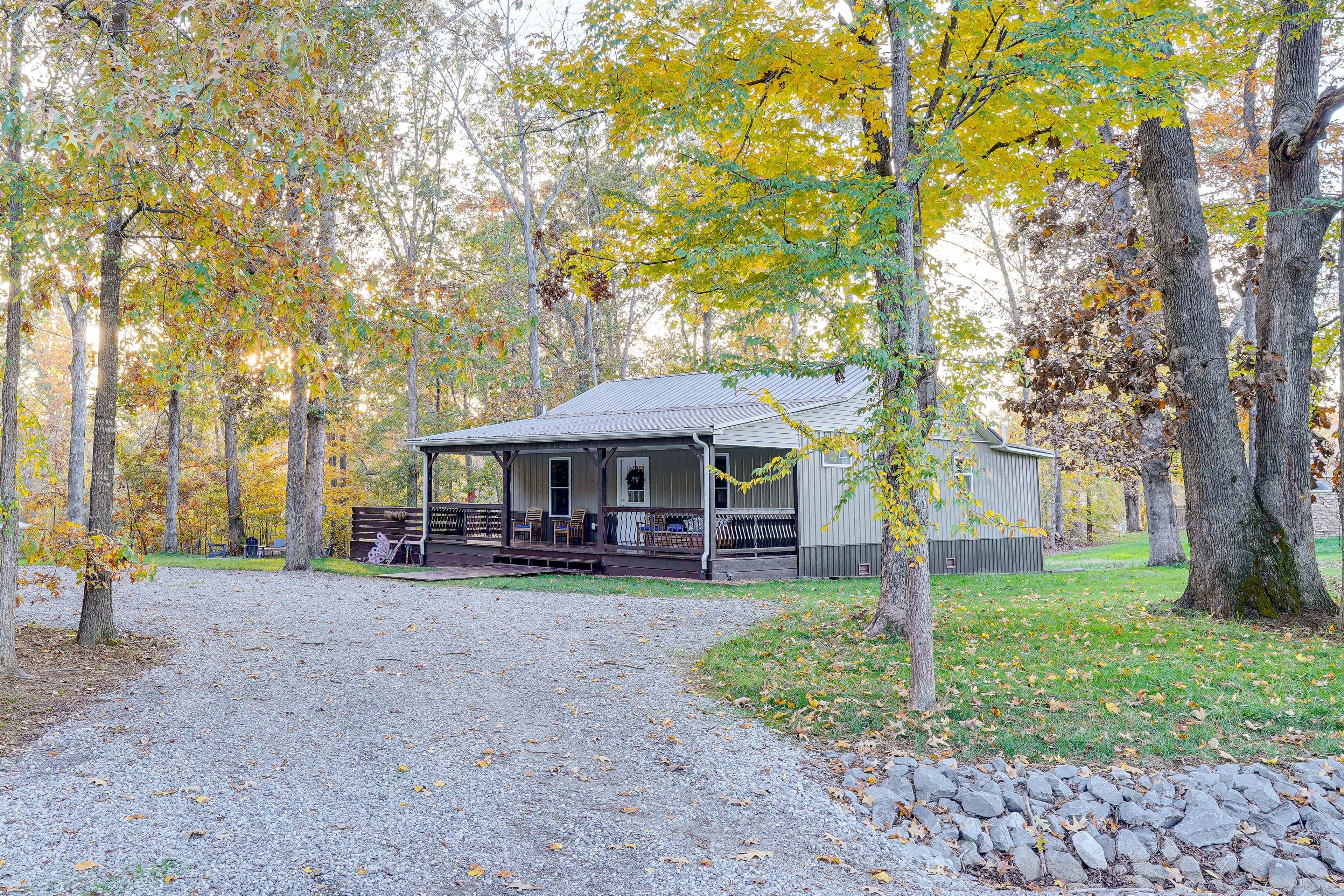Parking | Gravel Driveway (2 Vehicles)