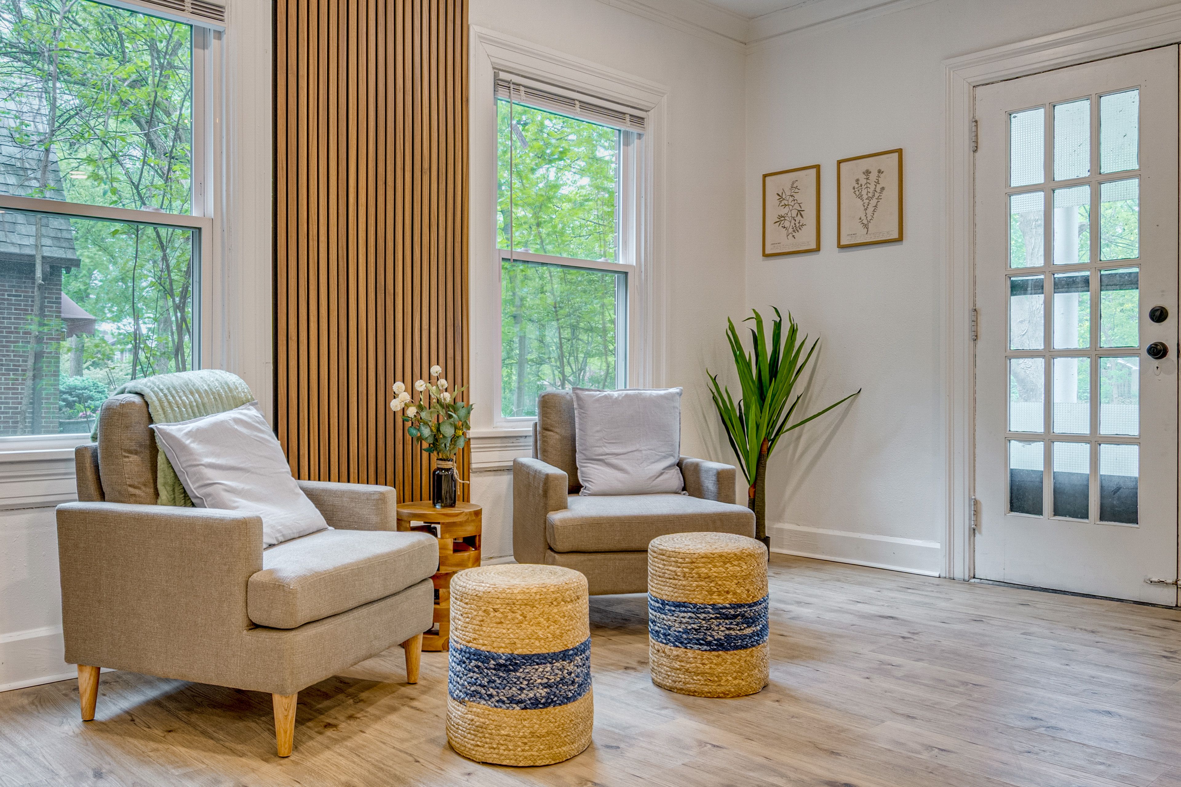 Sitting Area | 1st Floor