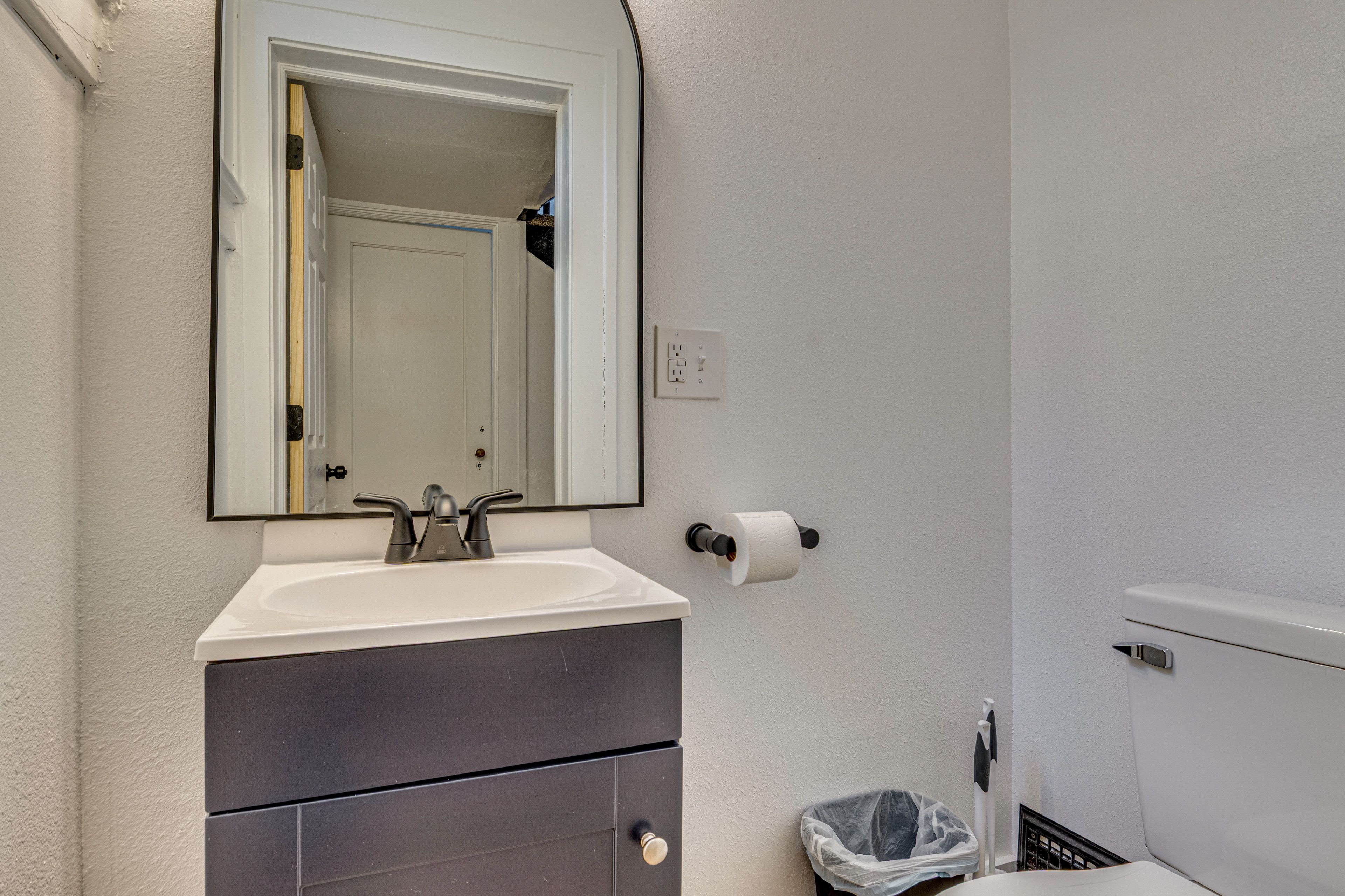 Half Bathroom | 1st Floor