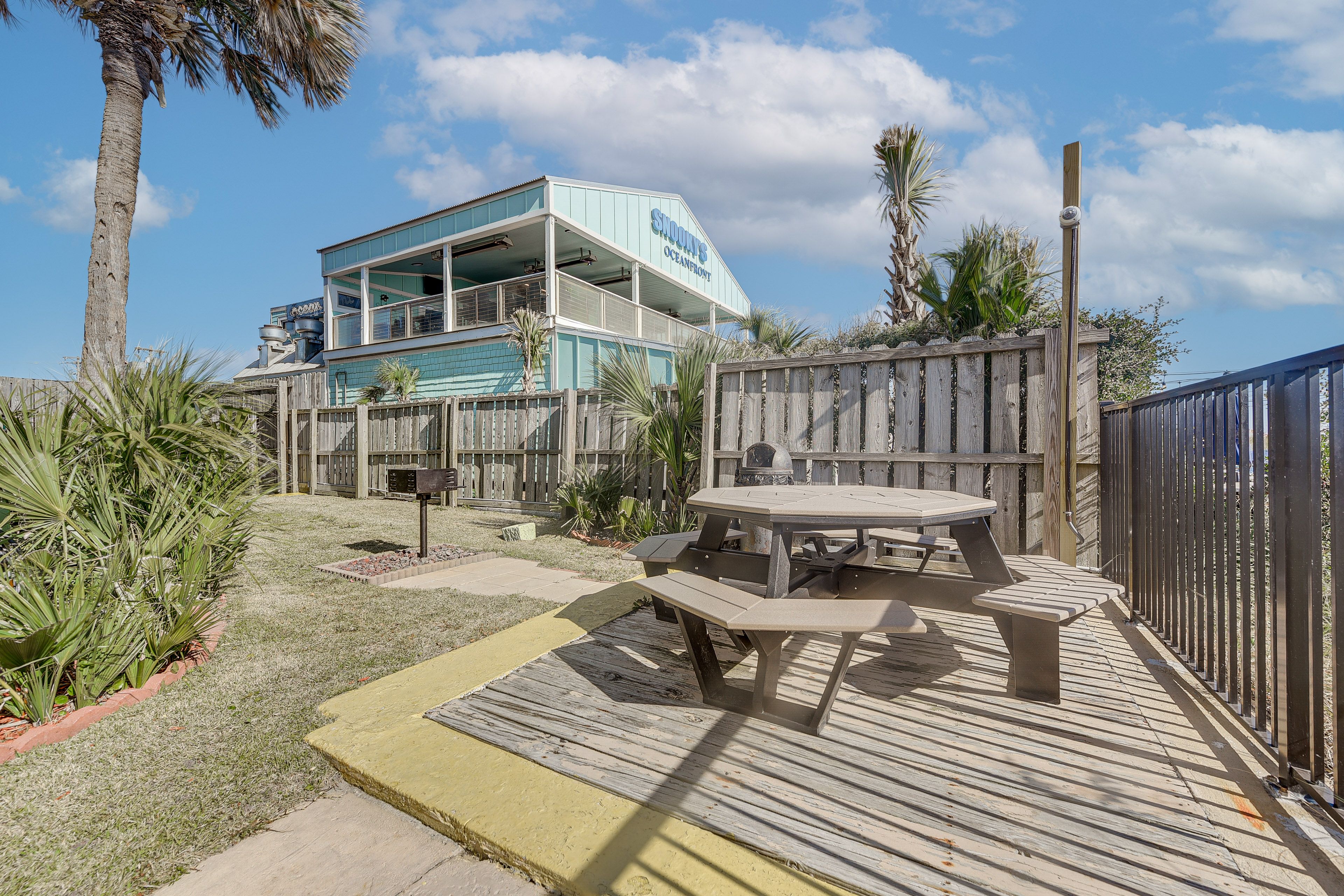 Community Grill Area