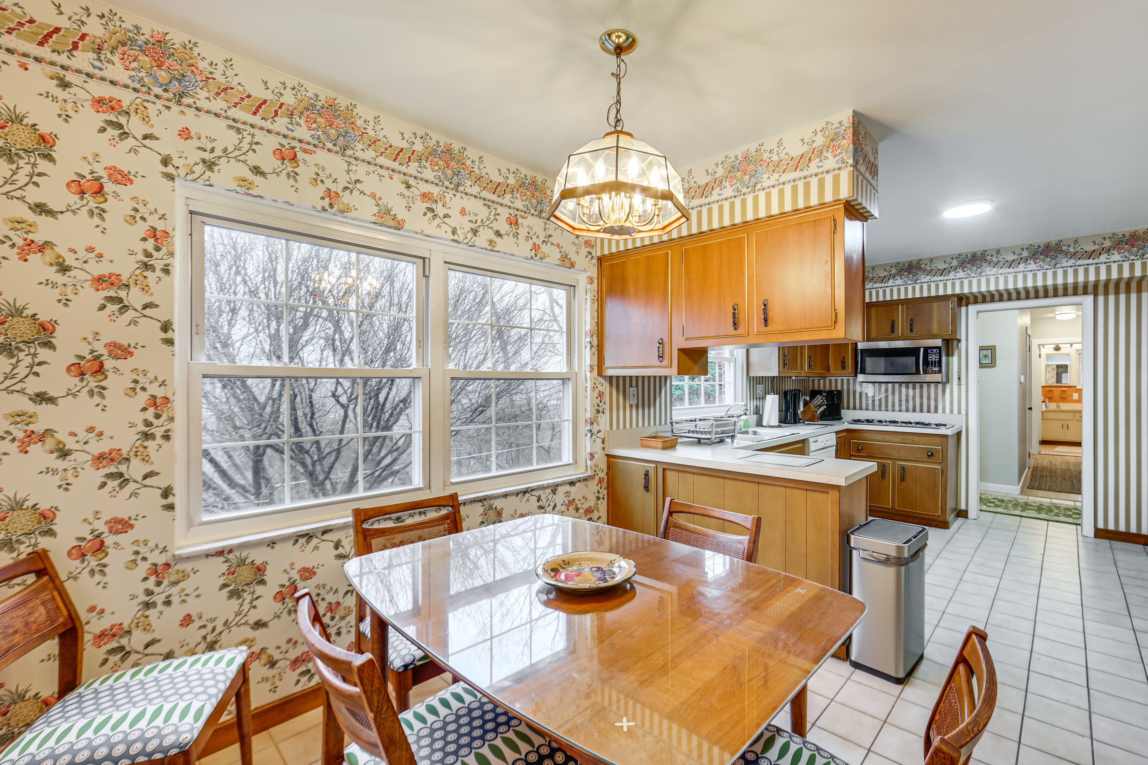 Breakfast Nook | 1st Floor