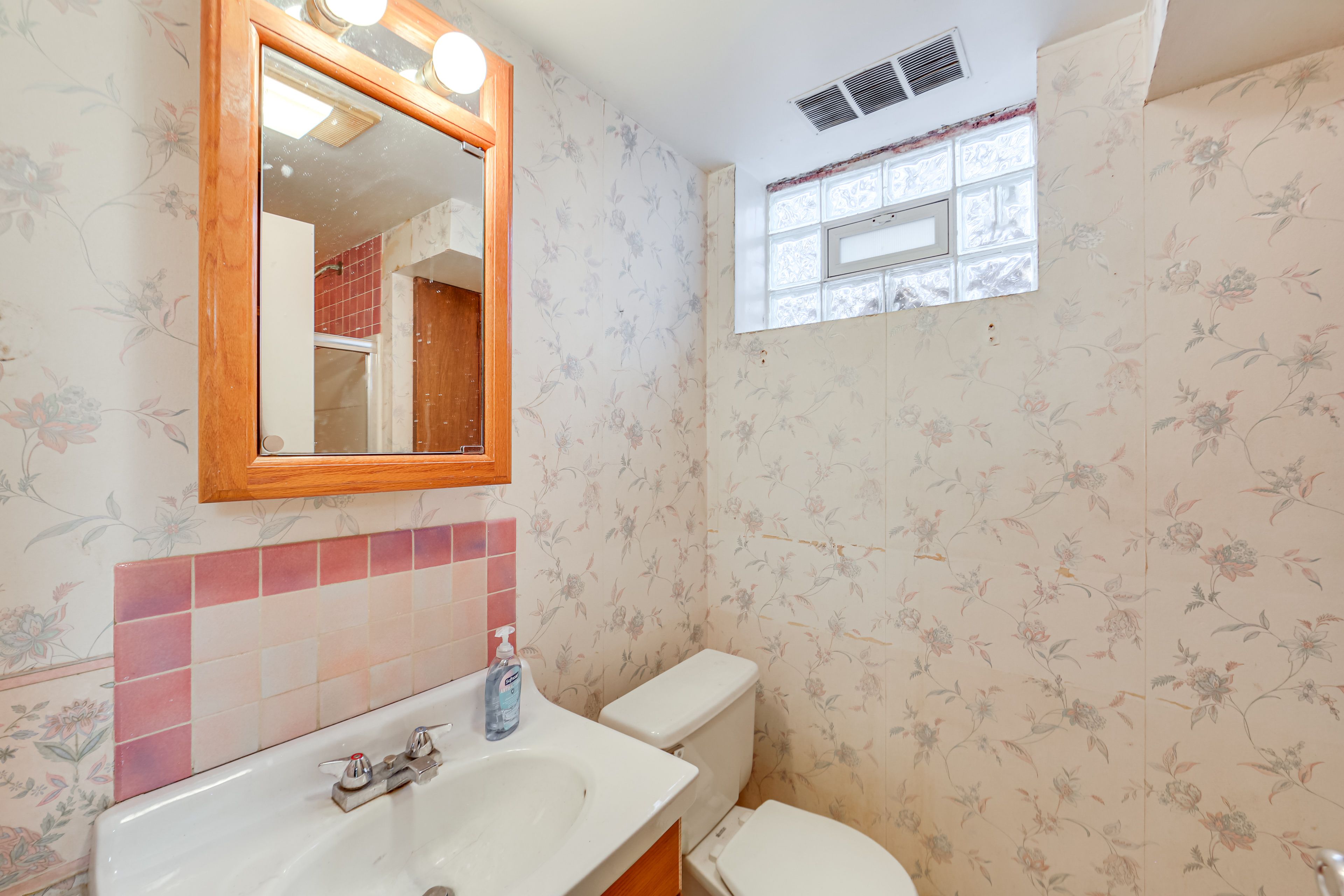 Full Bathroom | Basement | Complimentary Toiletries