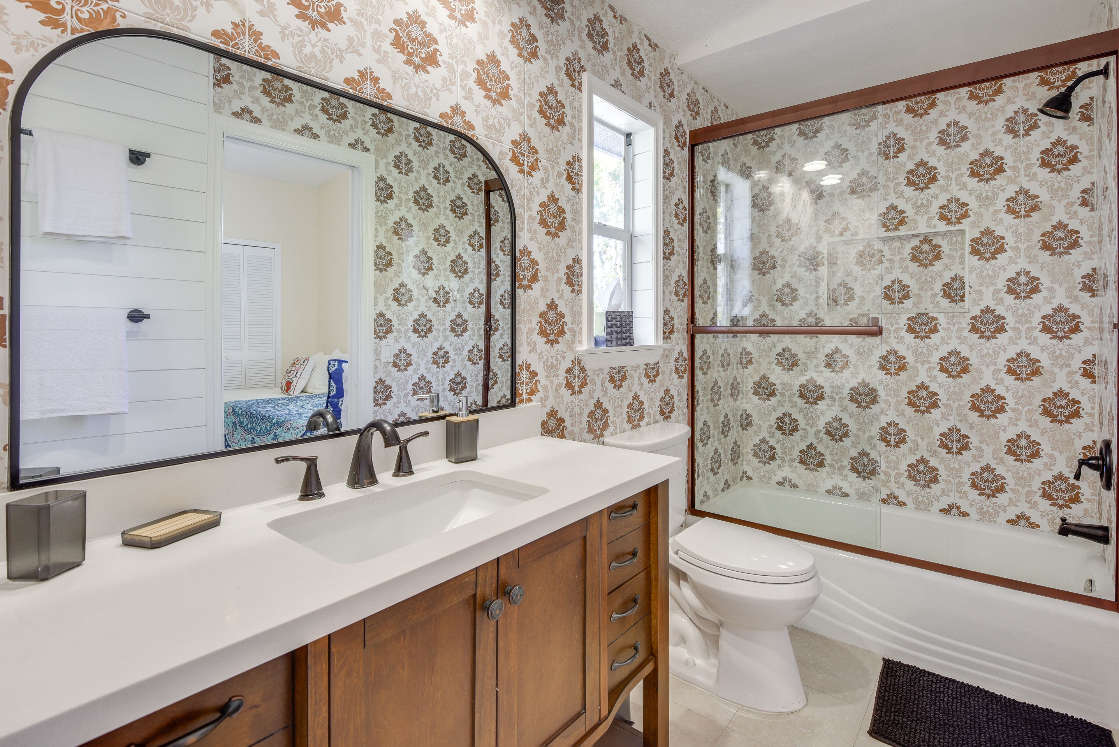 Full Bathroom | 2nd Floor