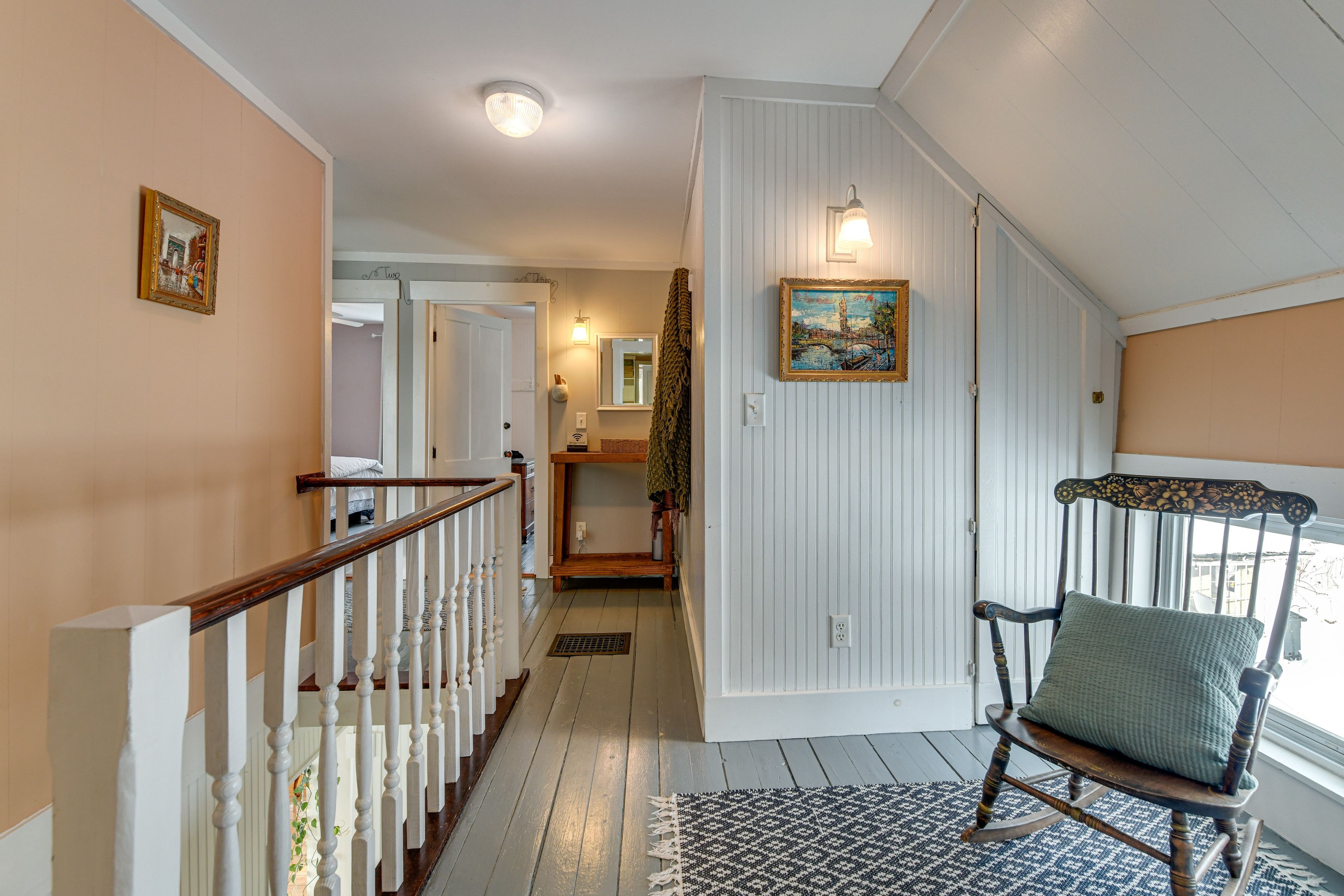 Upstairs Landing | 2nd Floor