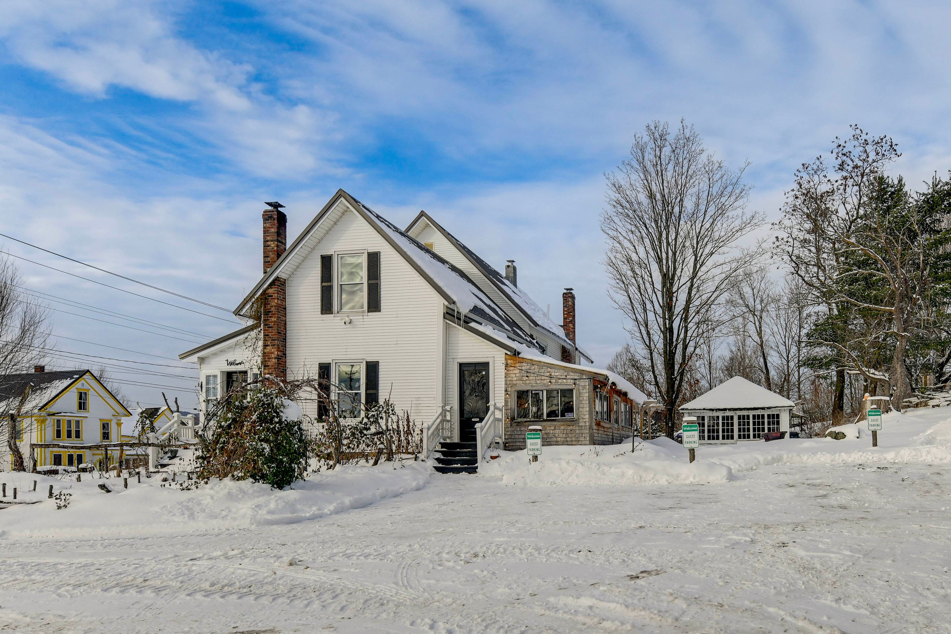 Parking | Driveway (3 Vehicles)