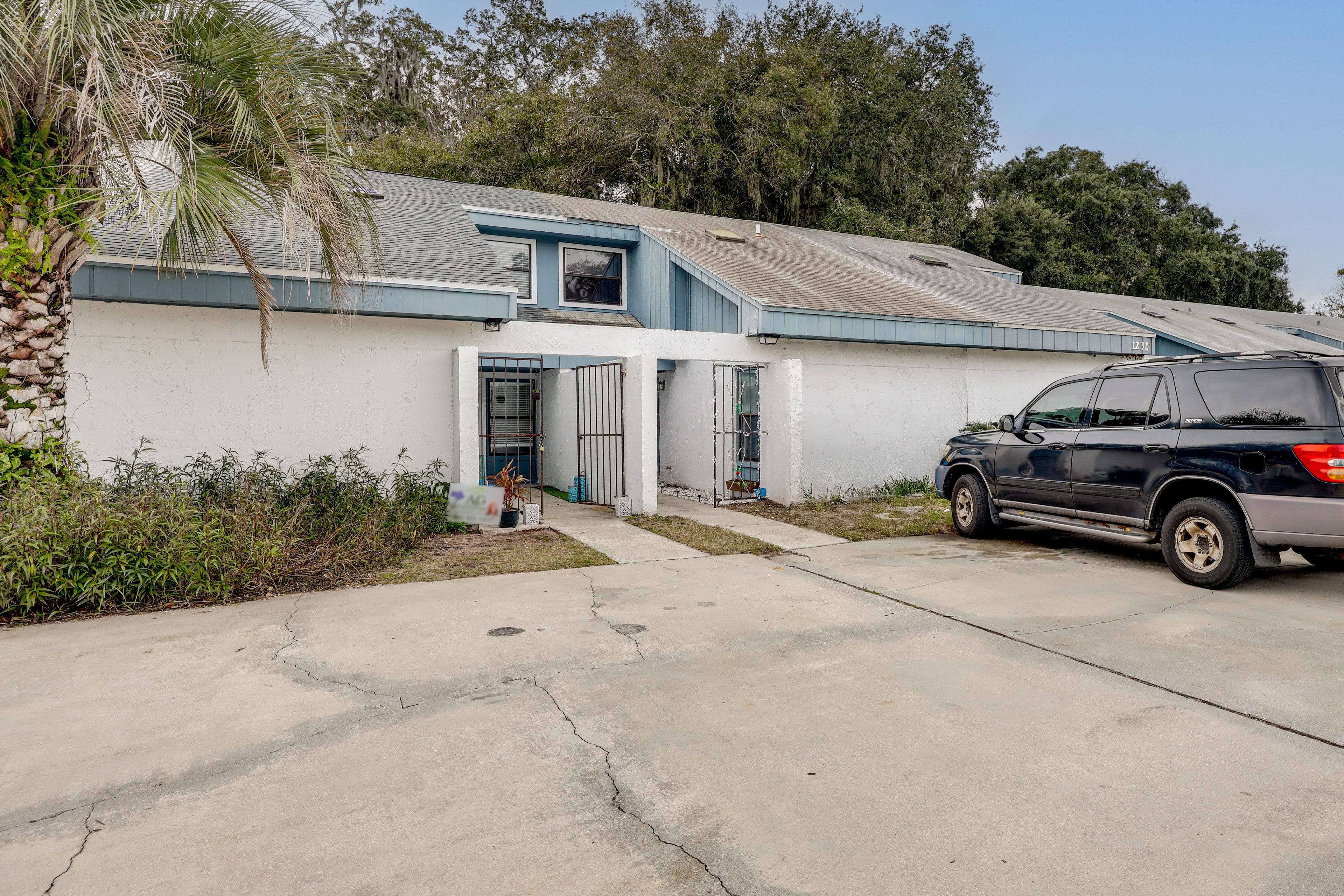 Exterior | Parking | Driveway (2 Vehicles)