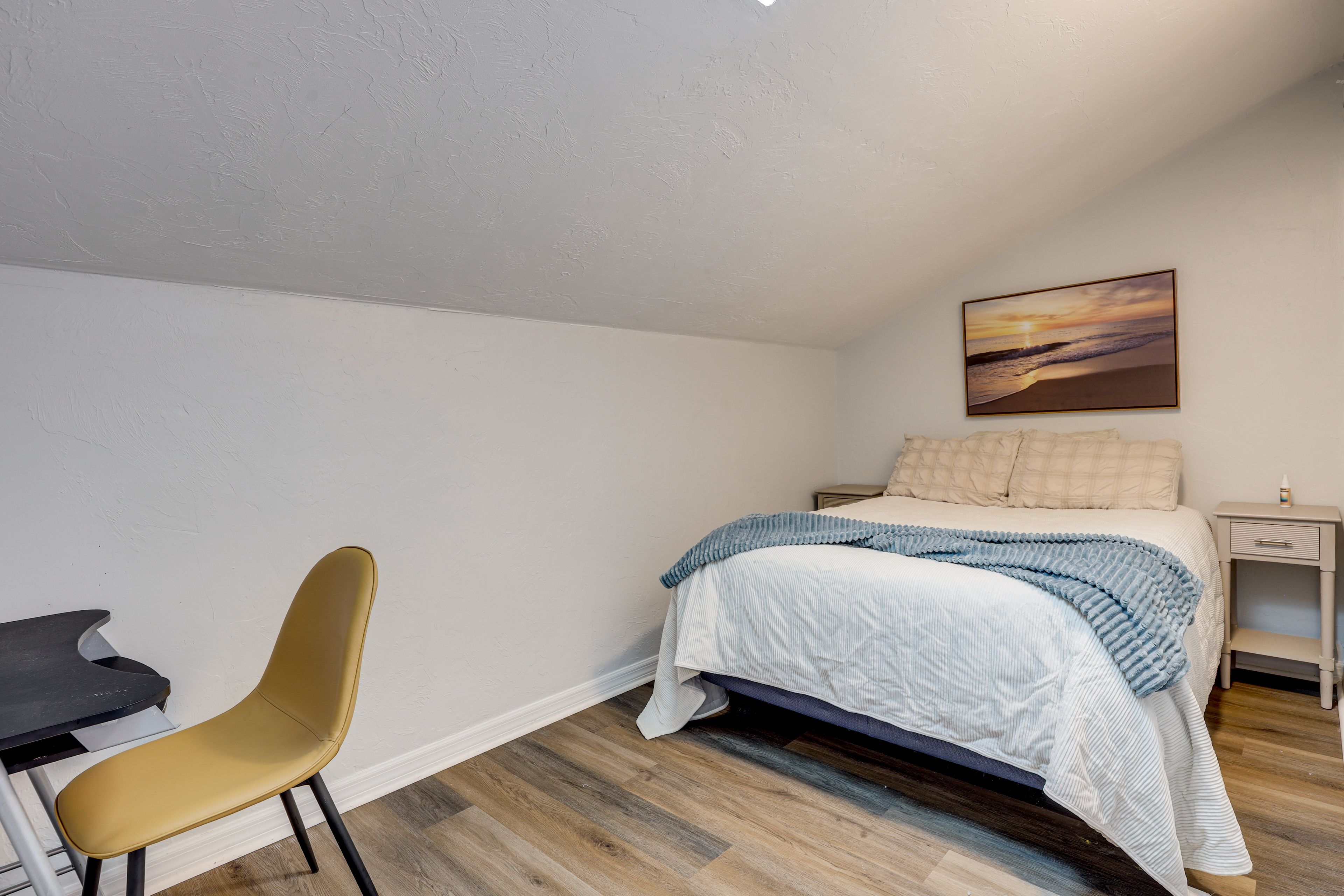 Bedroom 2 | Full Bed | 2nd Floor | Access via Bedroom 1