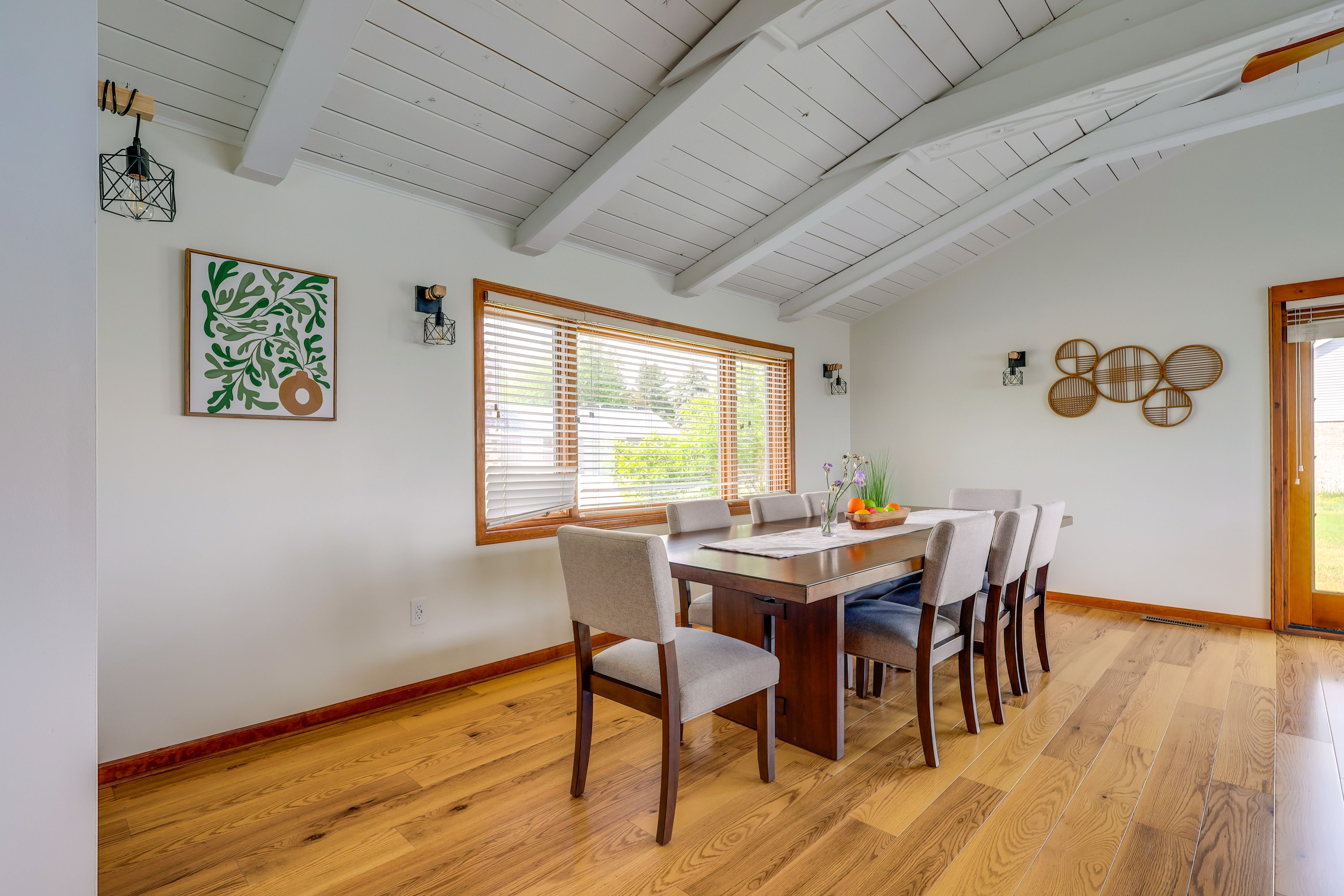 Dining Area | Dining Table | Dishware/Flatware
