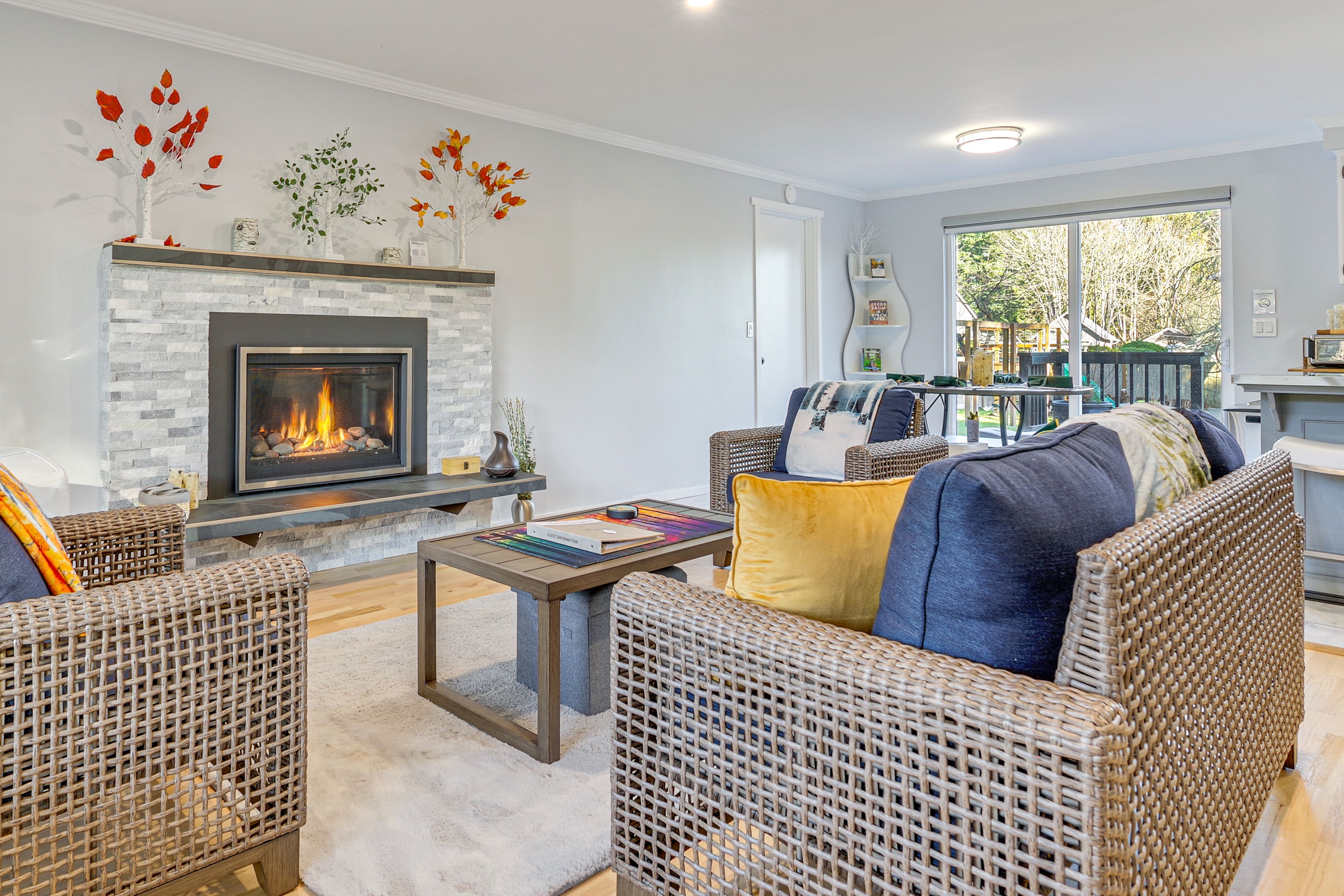 Living Room | Fireplace