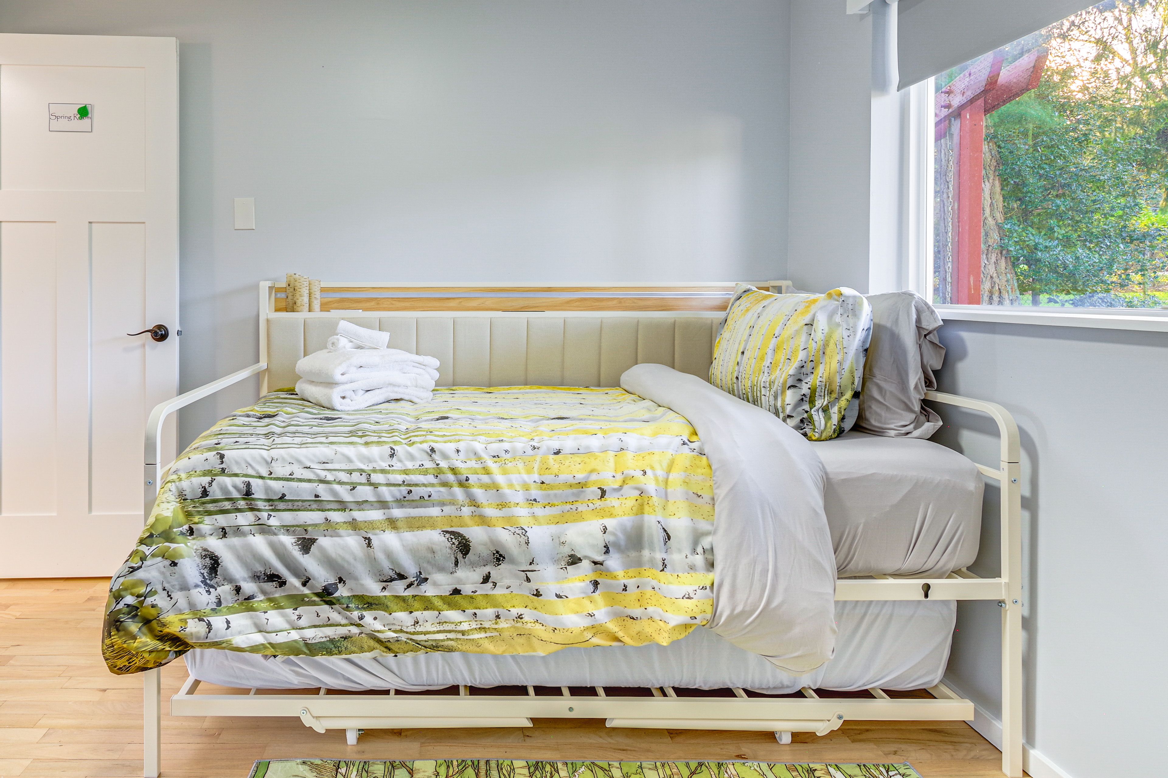 Bedroom 3 | Twin Daybed w/ Twin Trundle | Desk