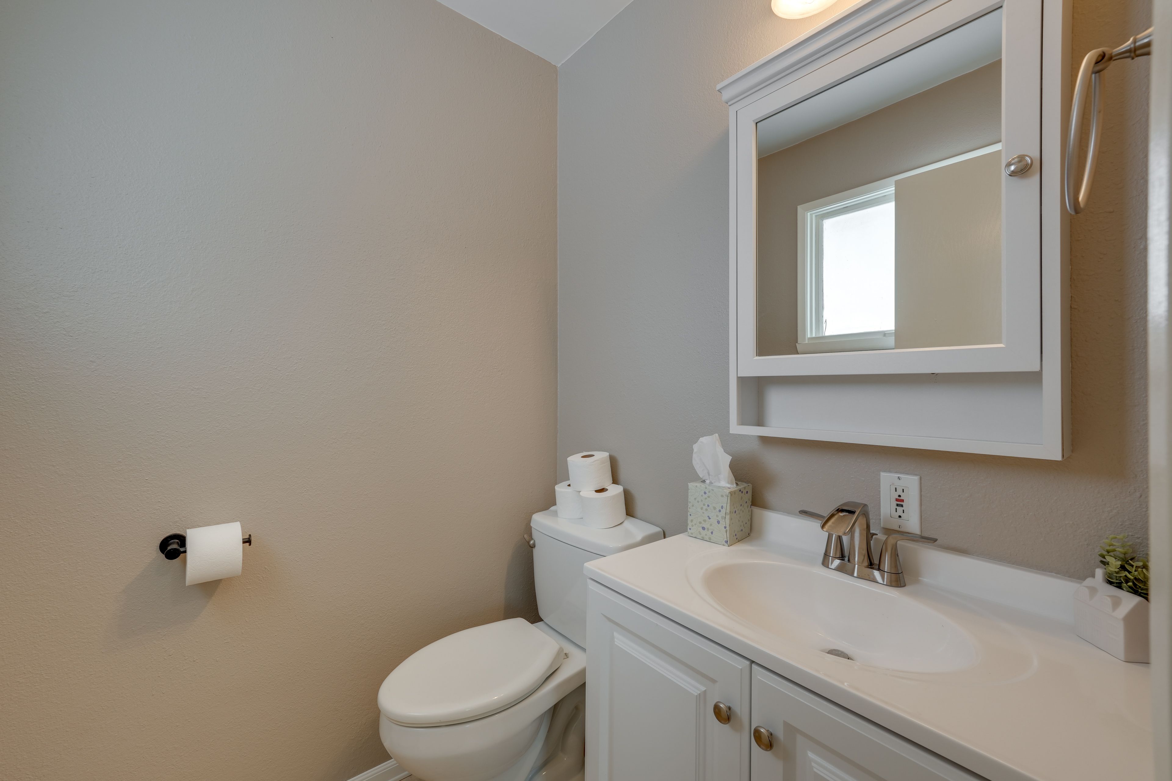 Half Bathroom | Main Floor