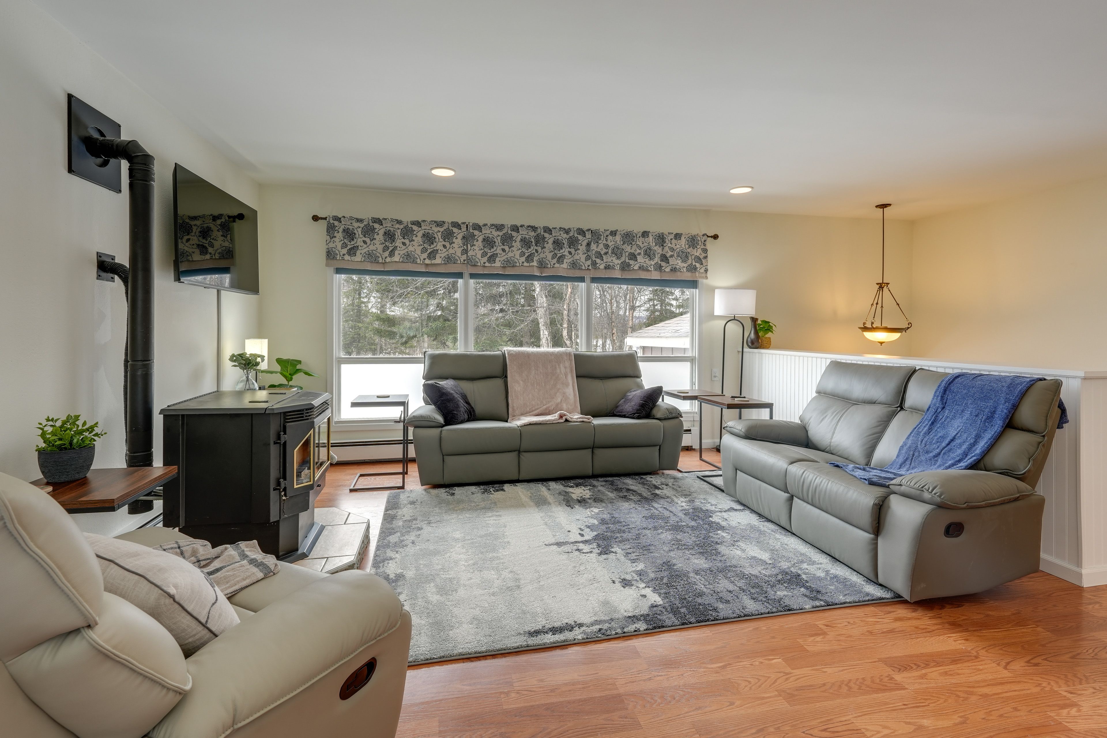 Living Room | Main Floor