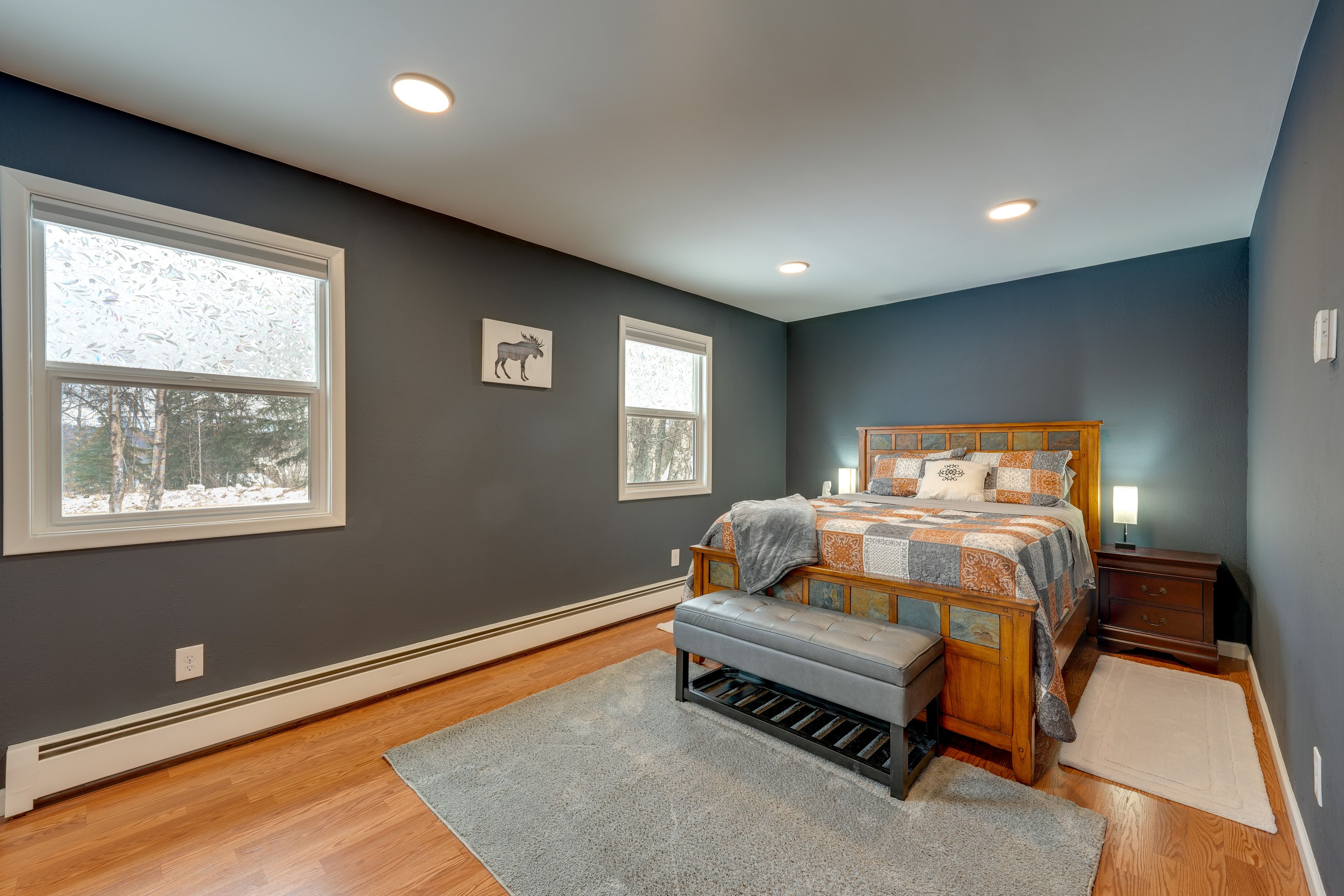 Bedroom 1 | Queen Bed | Main Floor