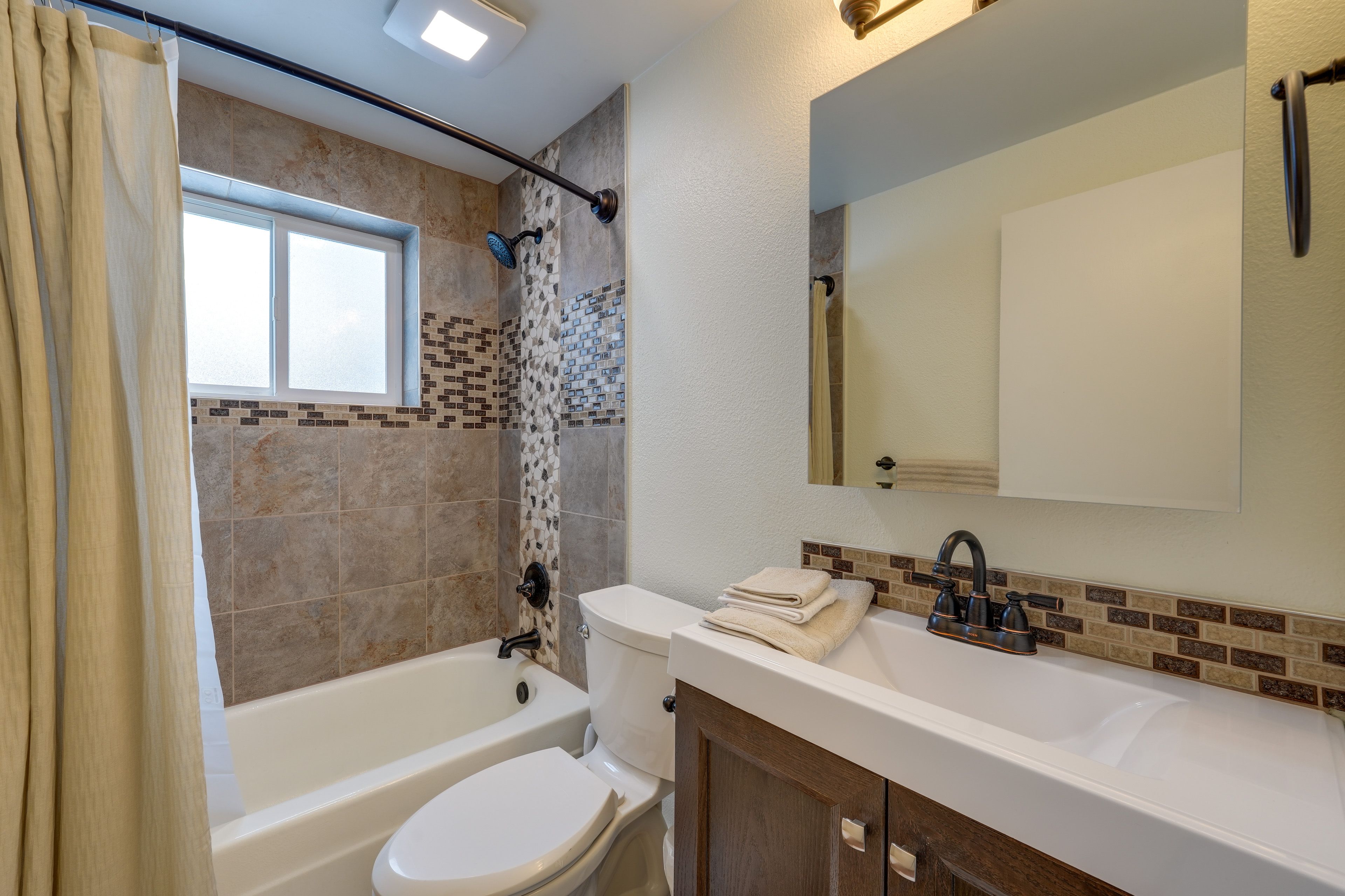 Full Bathroom | Lower Level