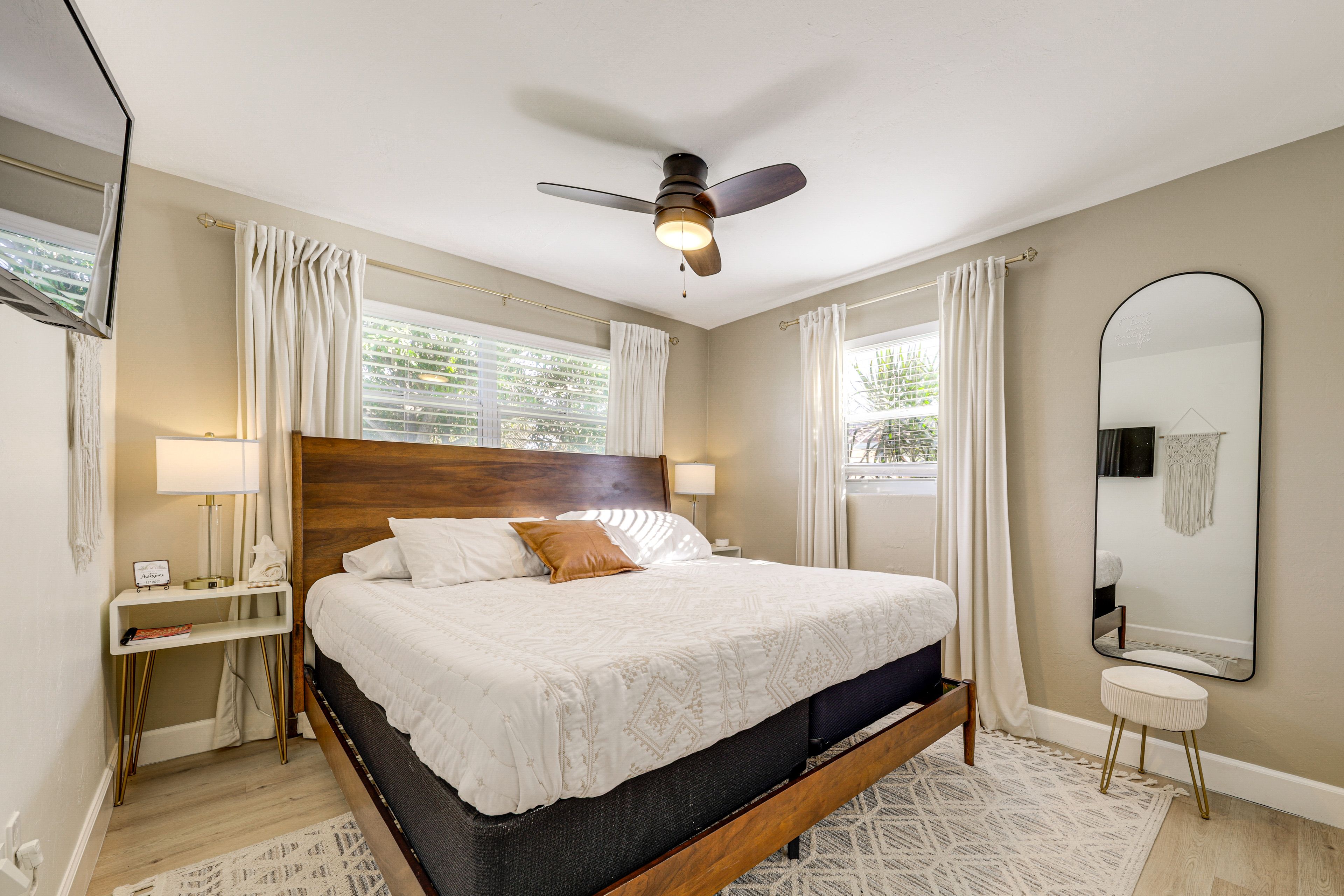 Bedroom 2 | King Bed | Linens