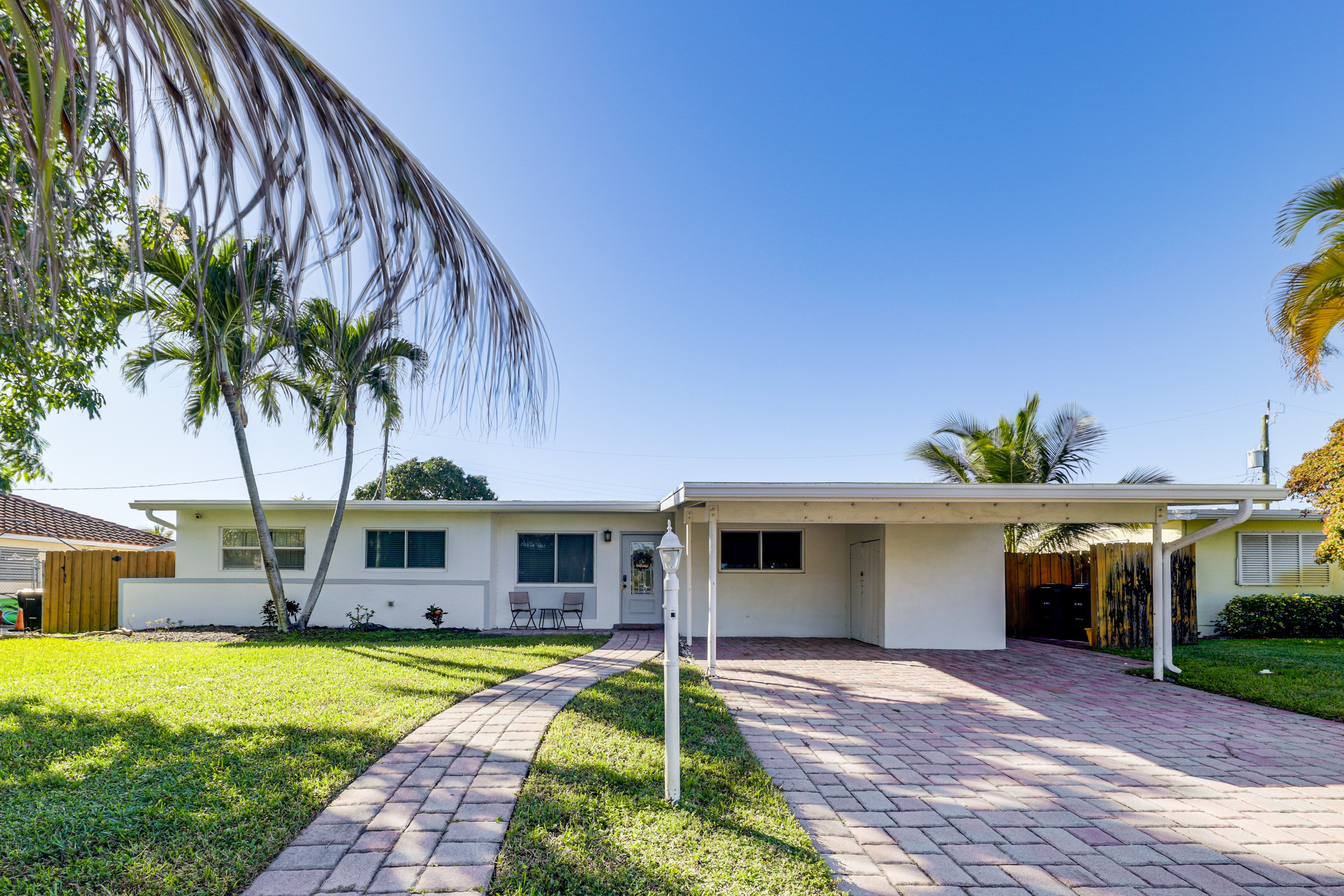 Parking | Driveway (4 Vehicles)