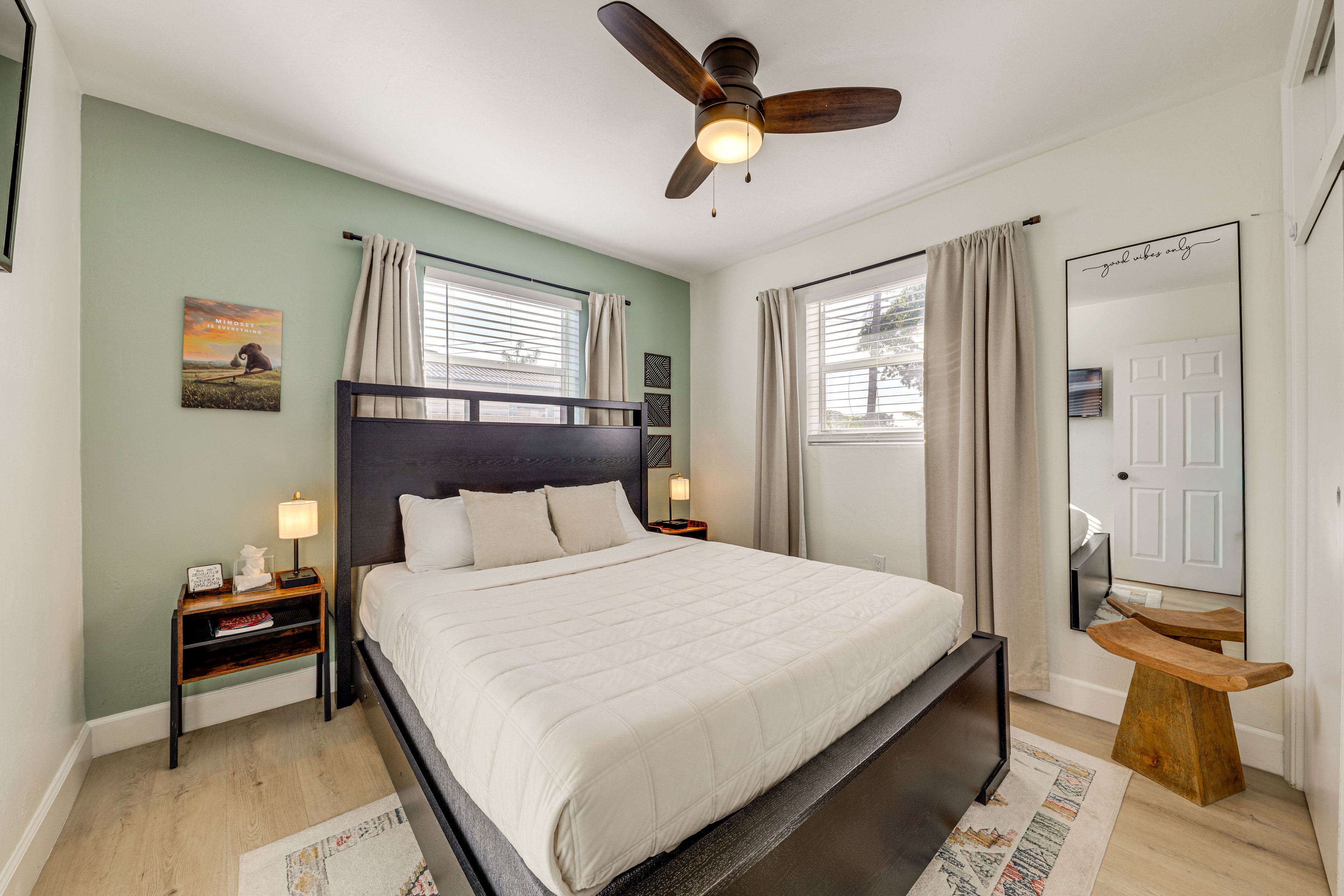 Bedroom 3 | Queen Bed