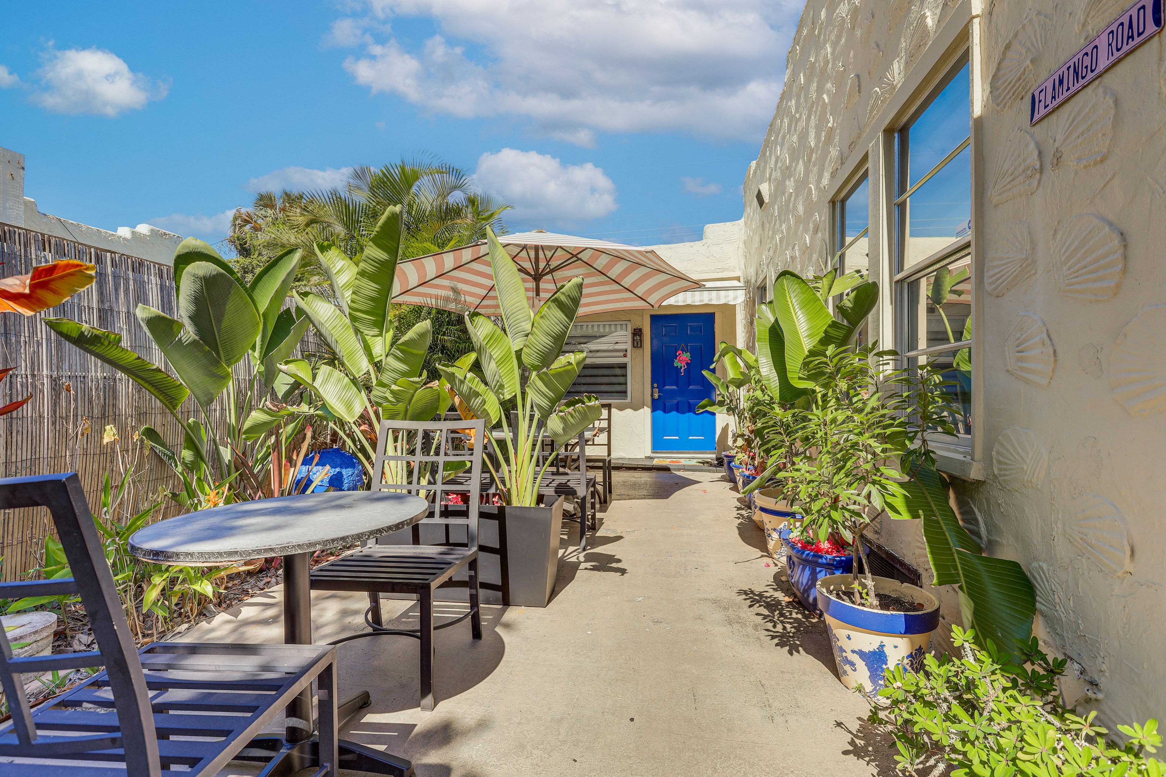 West Palm Beach Vacation Rental | 1BR | 1BA | Step-Free Access | 750 Sq Ft