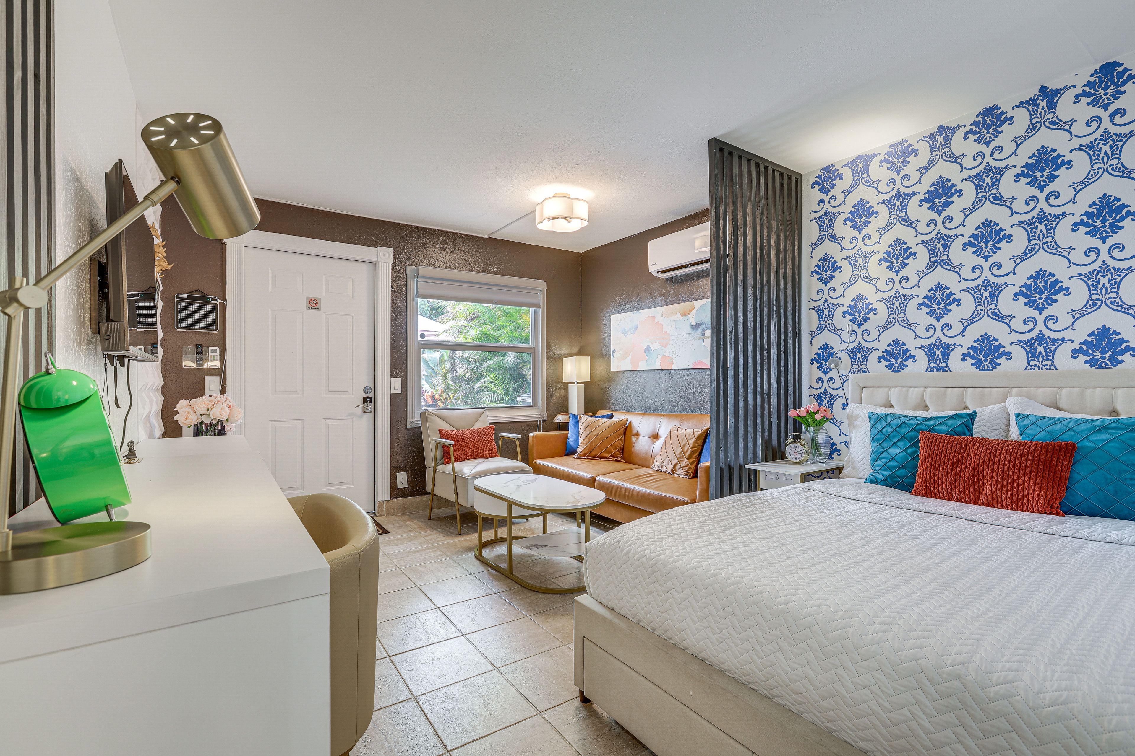 Living Area | Smart TV | Full Bed | Single-Story Unit