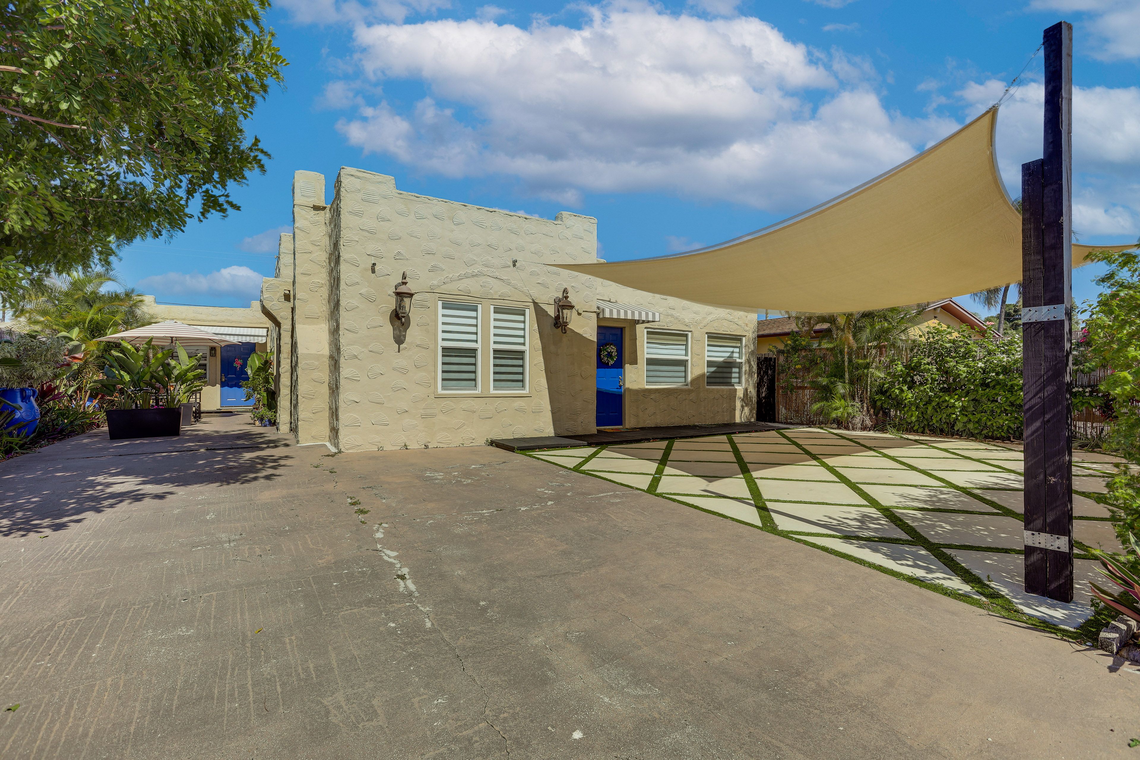 Parking | Driveway (2 Vehicles)