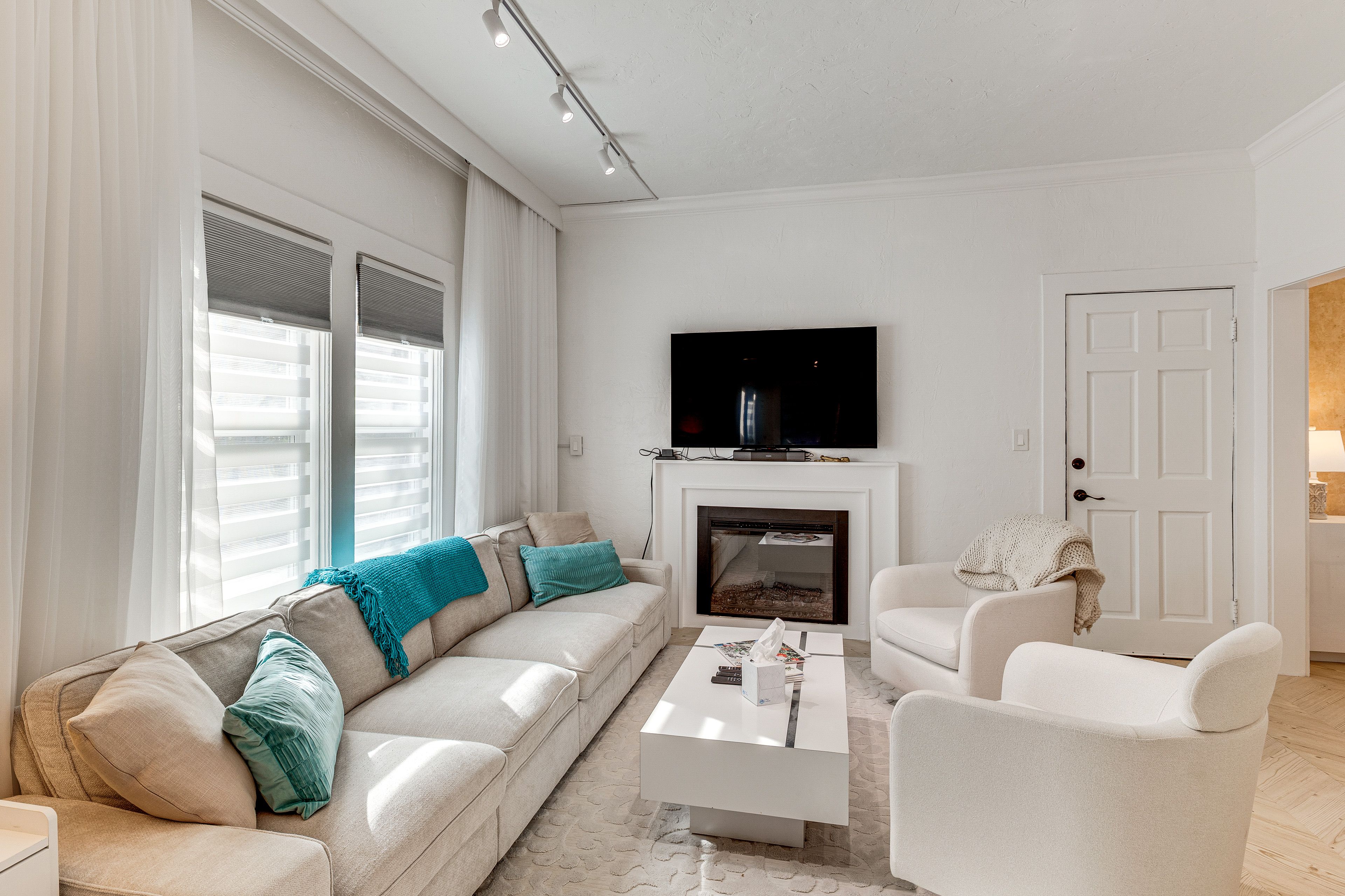 Living Room | Free WiFi | Central A/C & Heat