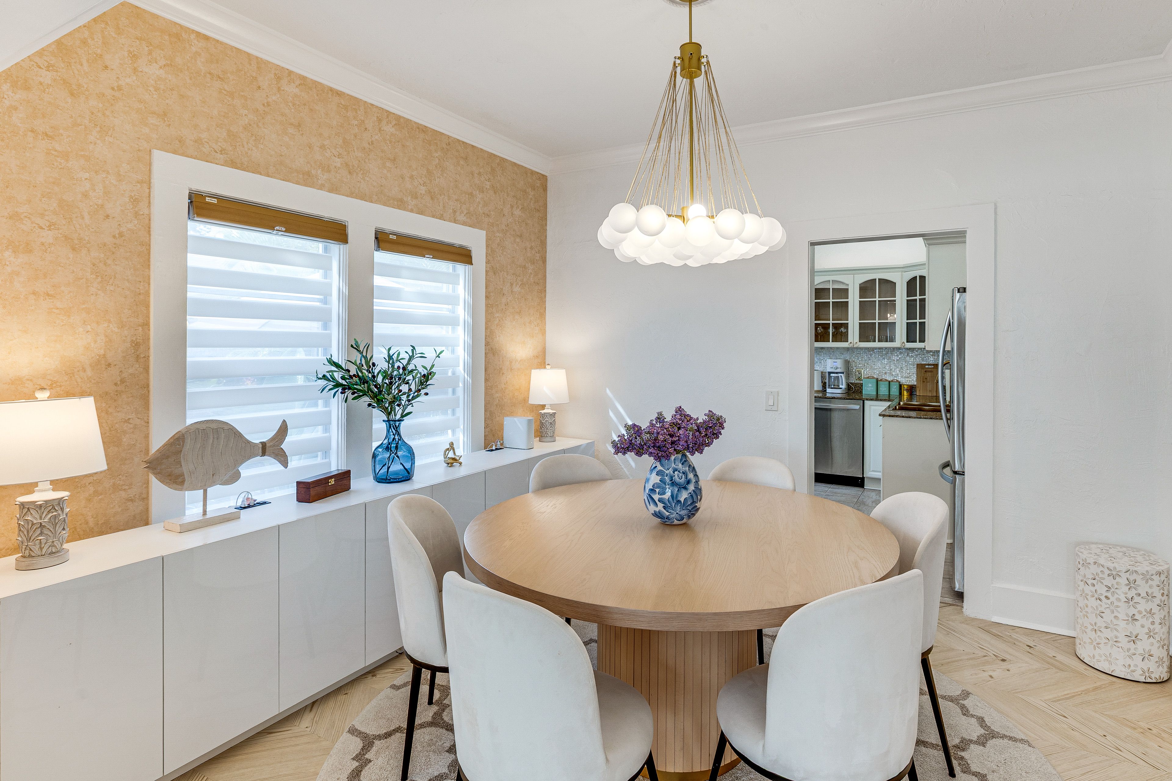 Dining Table | Dishware & Flatware