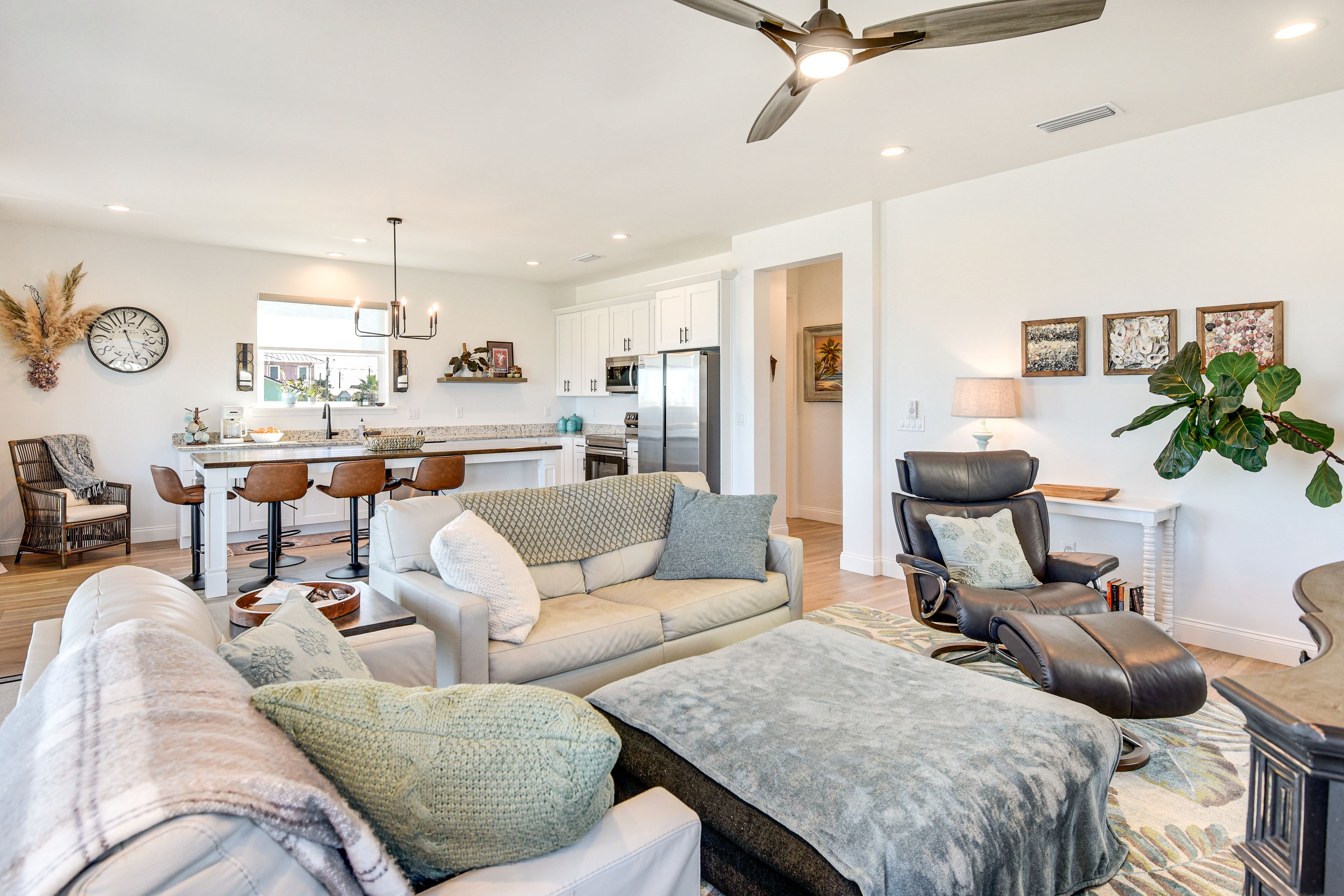 Living Room | Full Sleeper Sofa