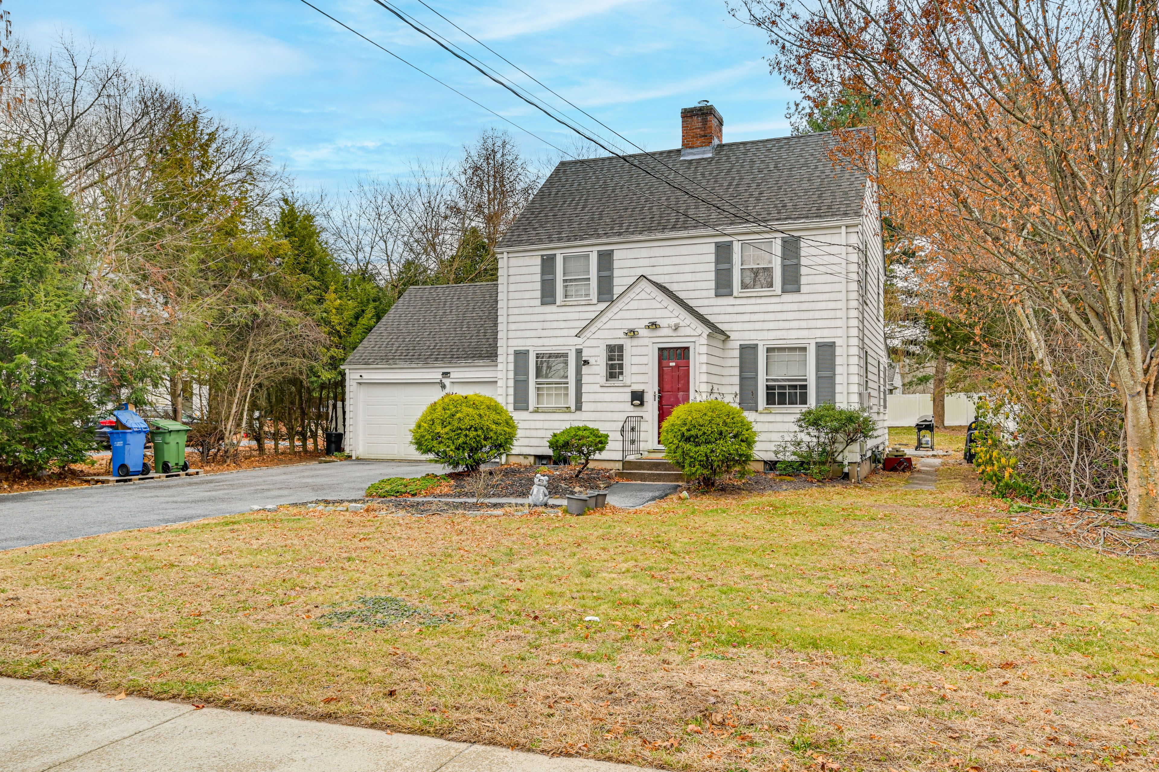 Parking | Driveway (6 Vehicles)