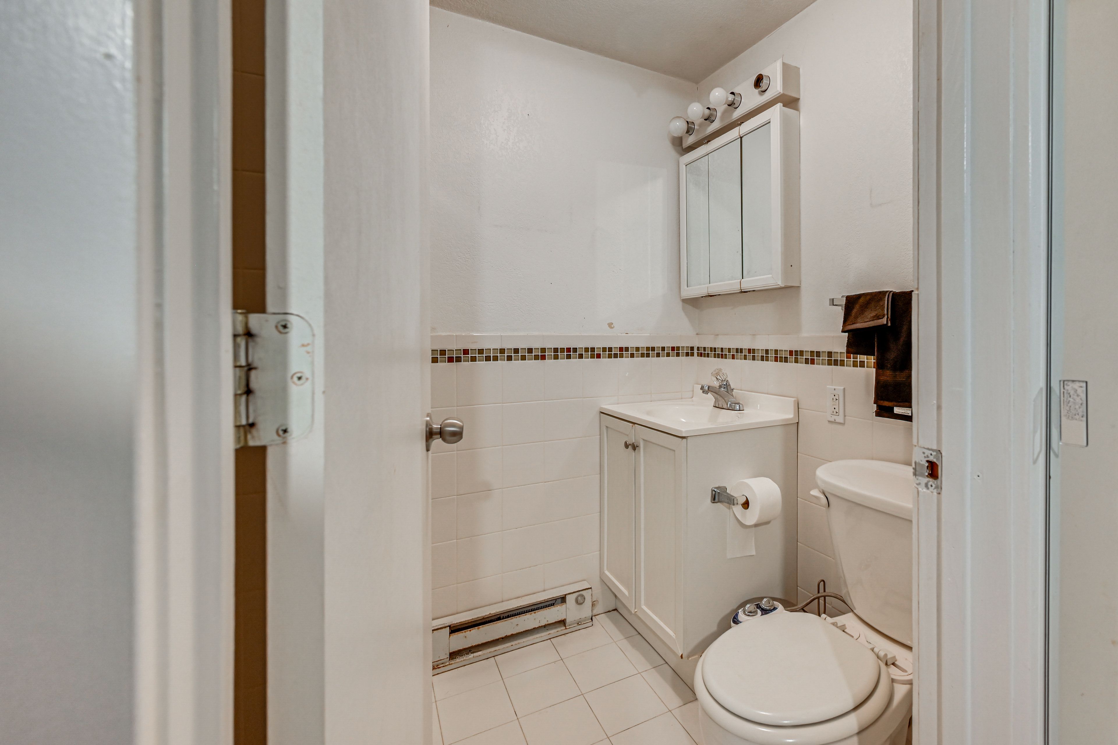 En-Suite Bathroom | 1st Floor