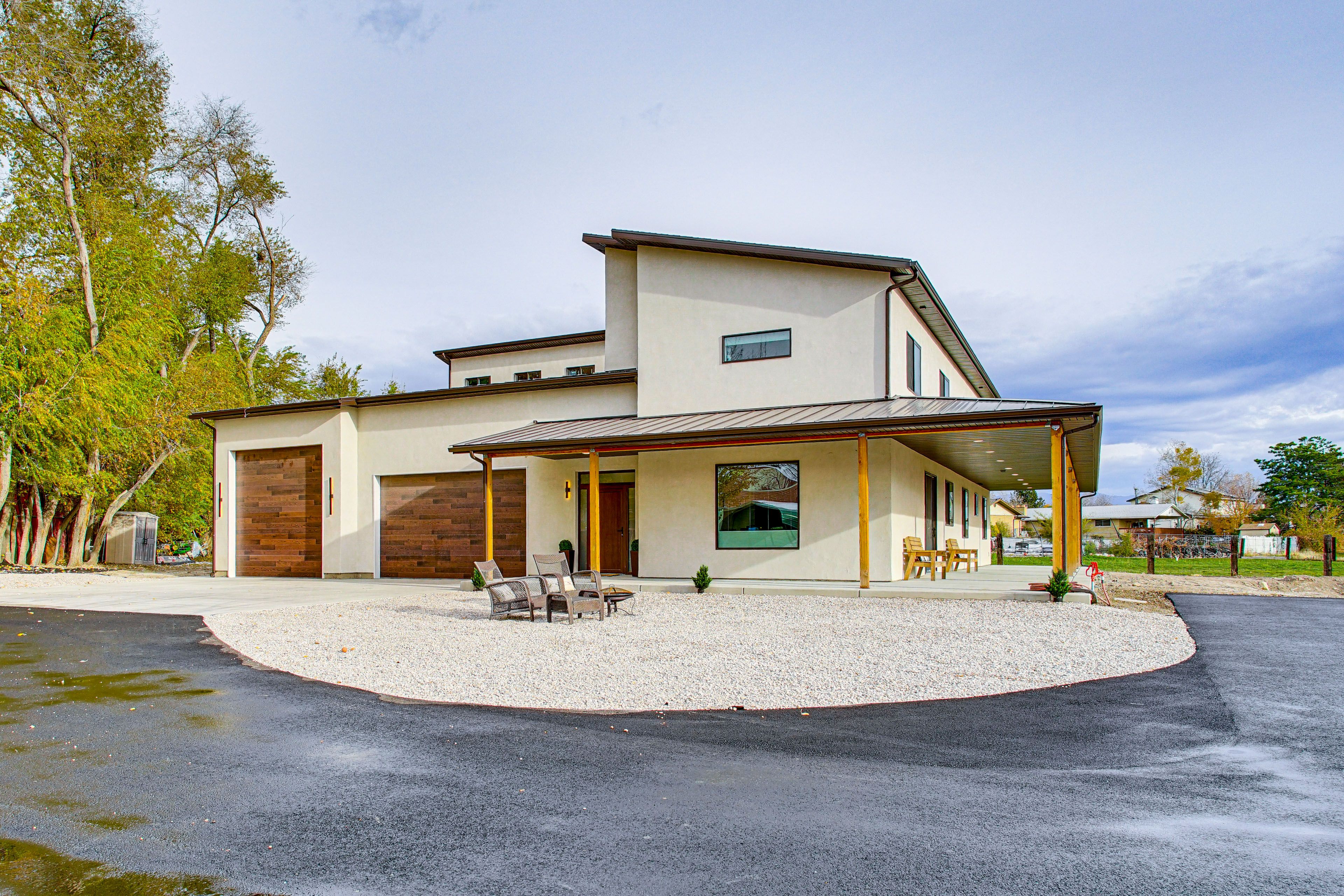 Taylorsville Vacation Rental | 2BR | 2.5BA | Stairs Required | 1,500 Sq Ft