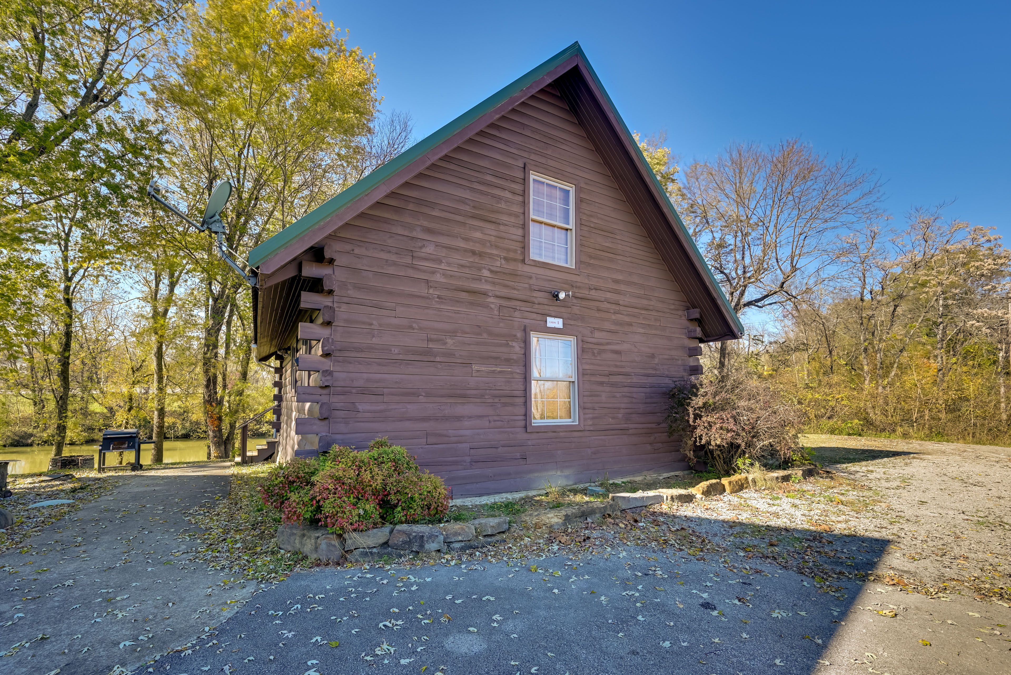 Parking | Driveway (2 Vehicles)