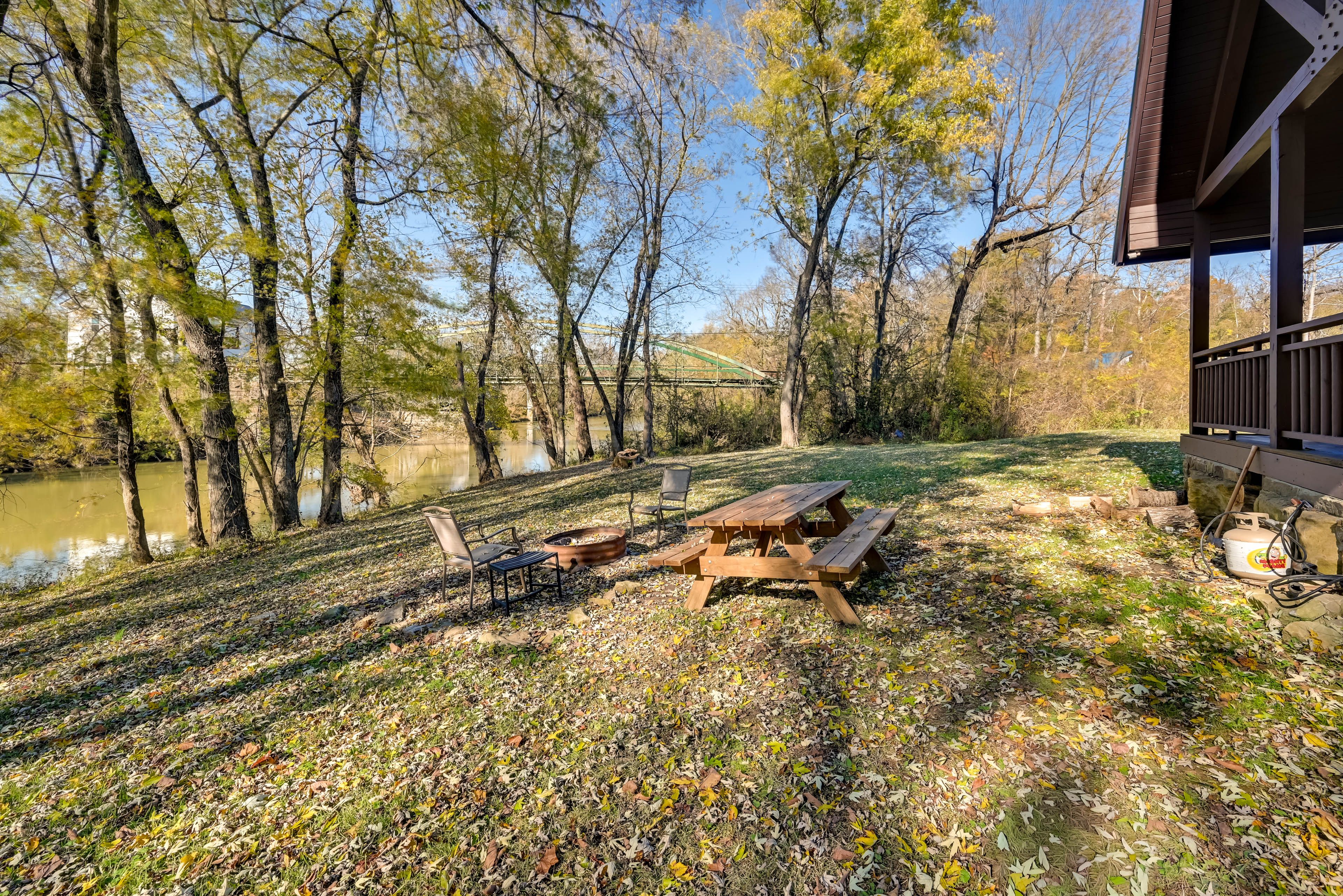 Riverfront Yard | Wood-Burning Fire Pit